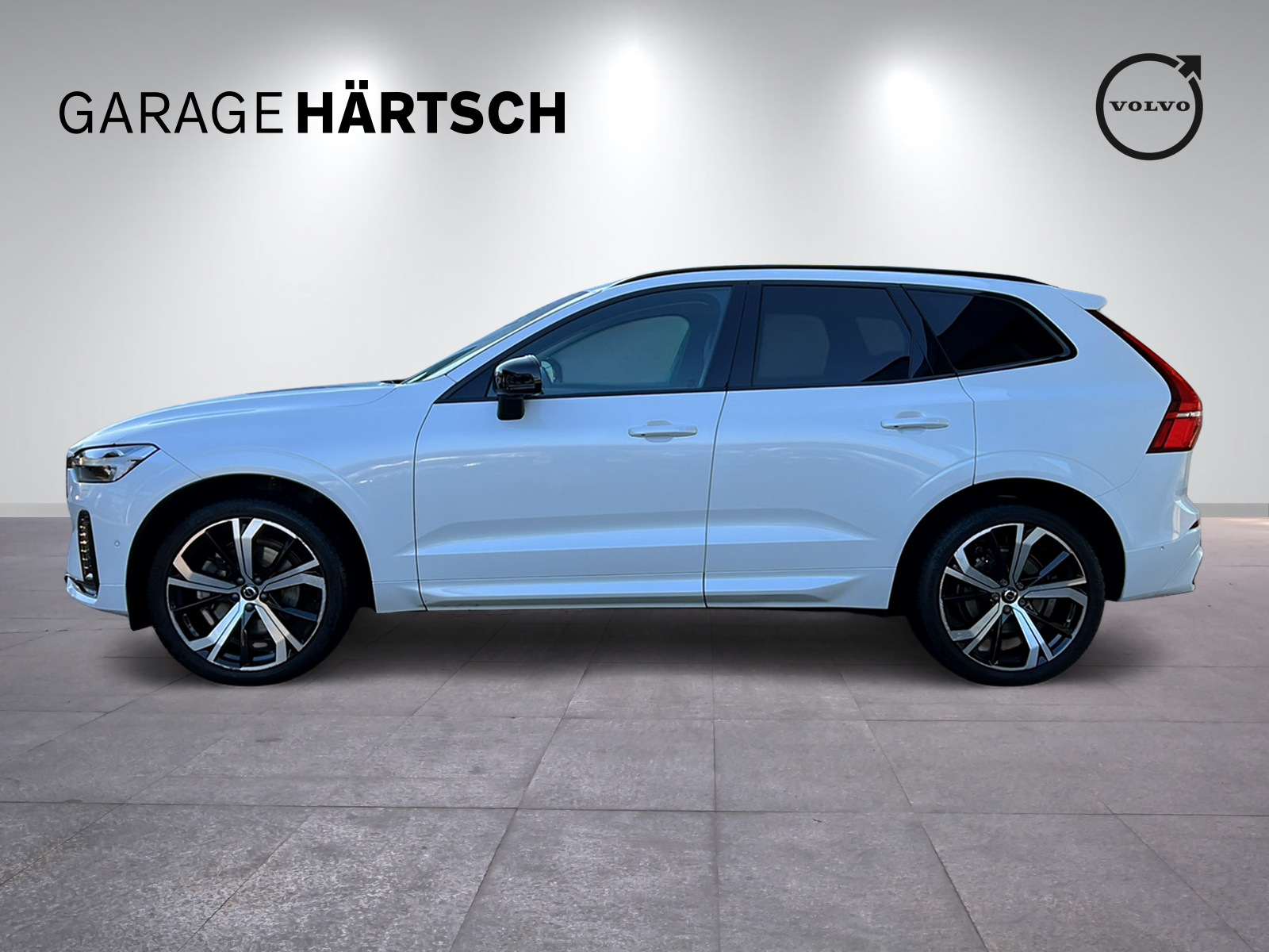 VOLVO XC60 2.0 B5 MH Ultimate Dark AWD-image-1
