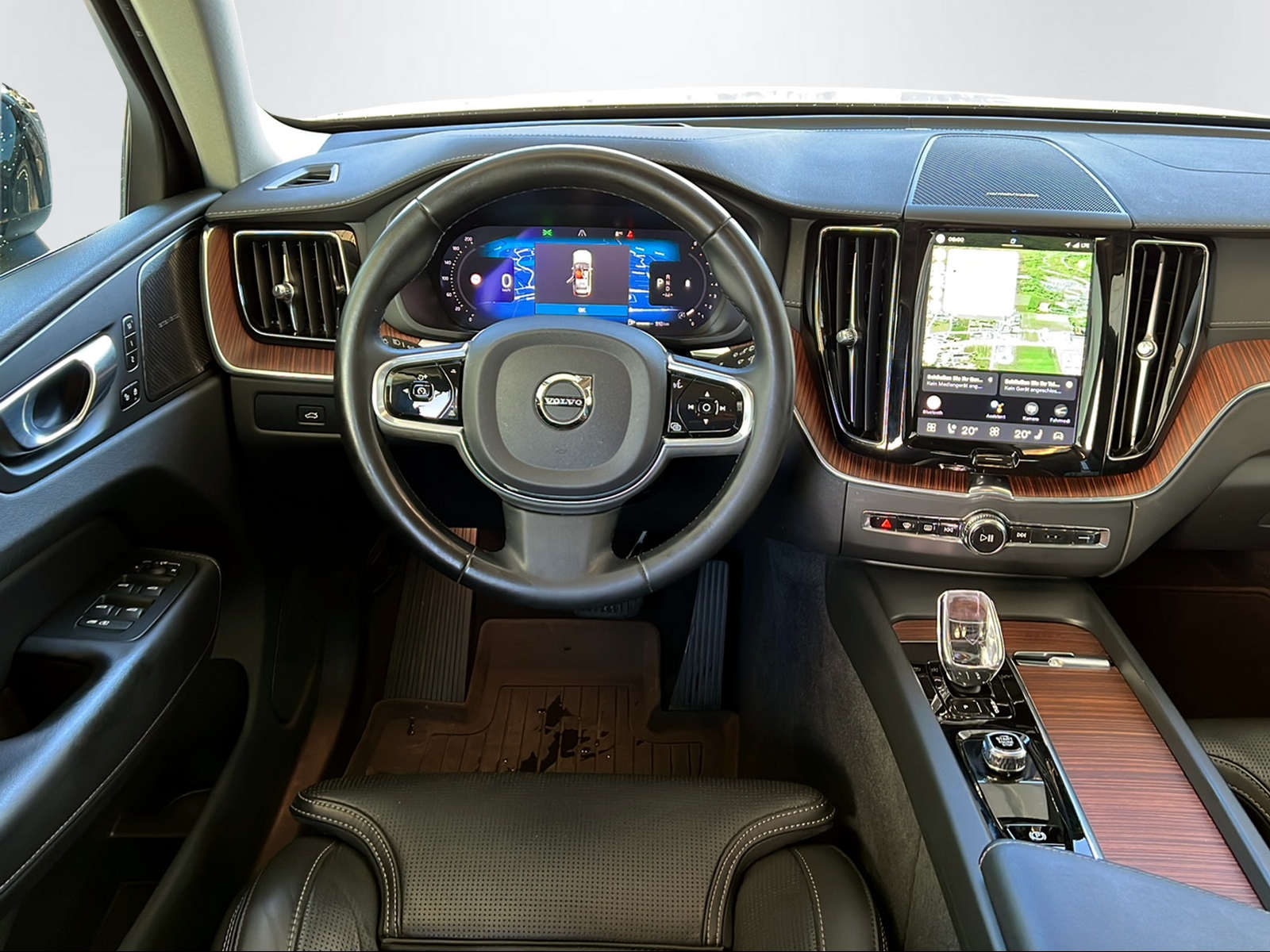 VOLVO XC60 2.0 B5 MH Ultimate Dark AWD-image-12