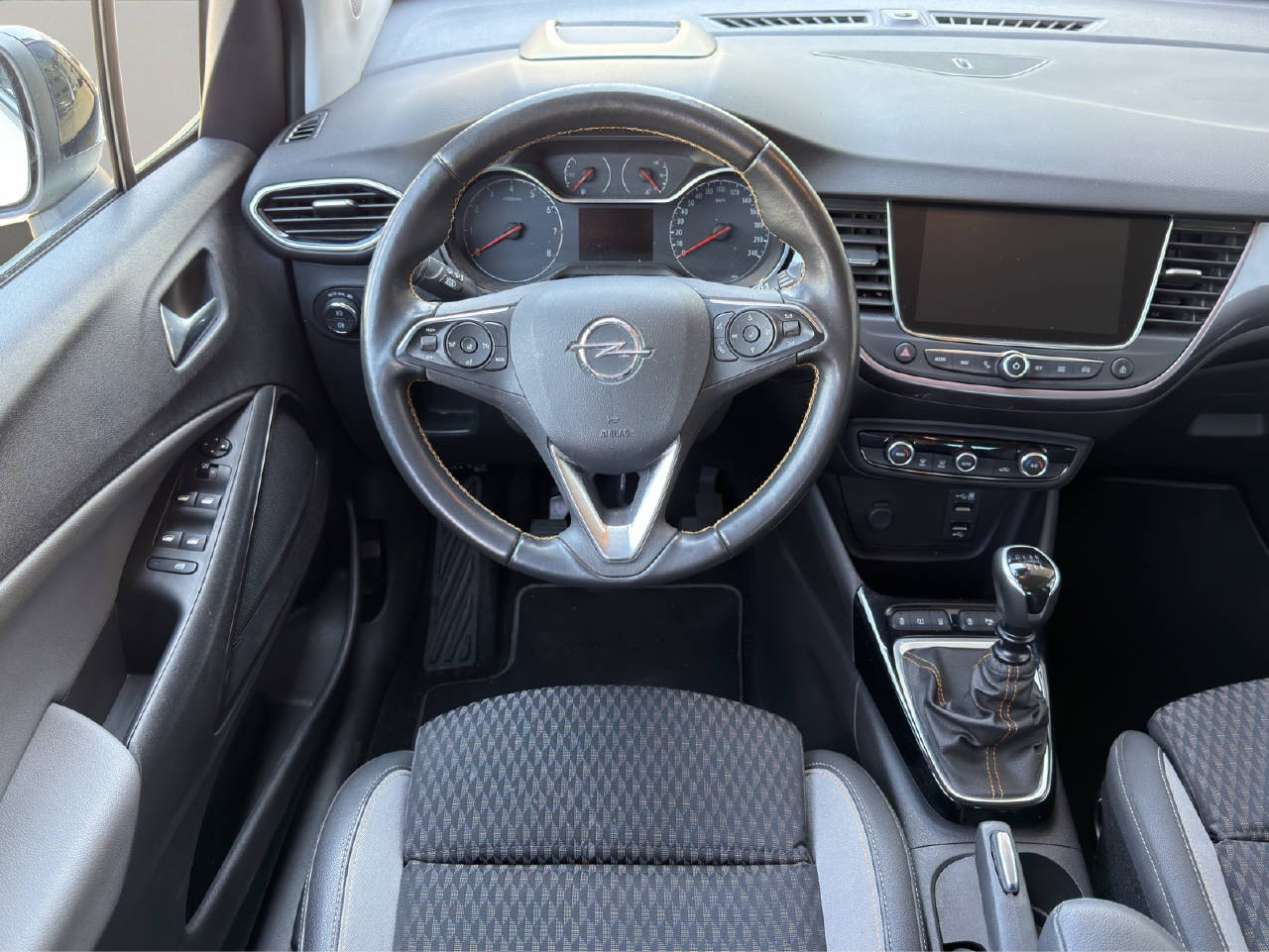 OPEL Crossland X 1.2 T 130 Ultimate-image-4