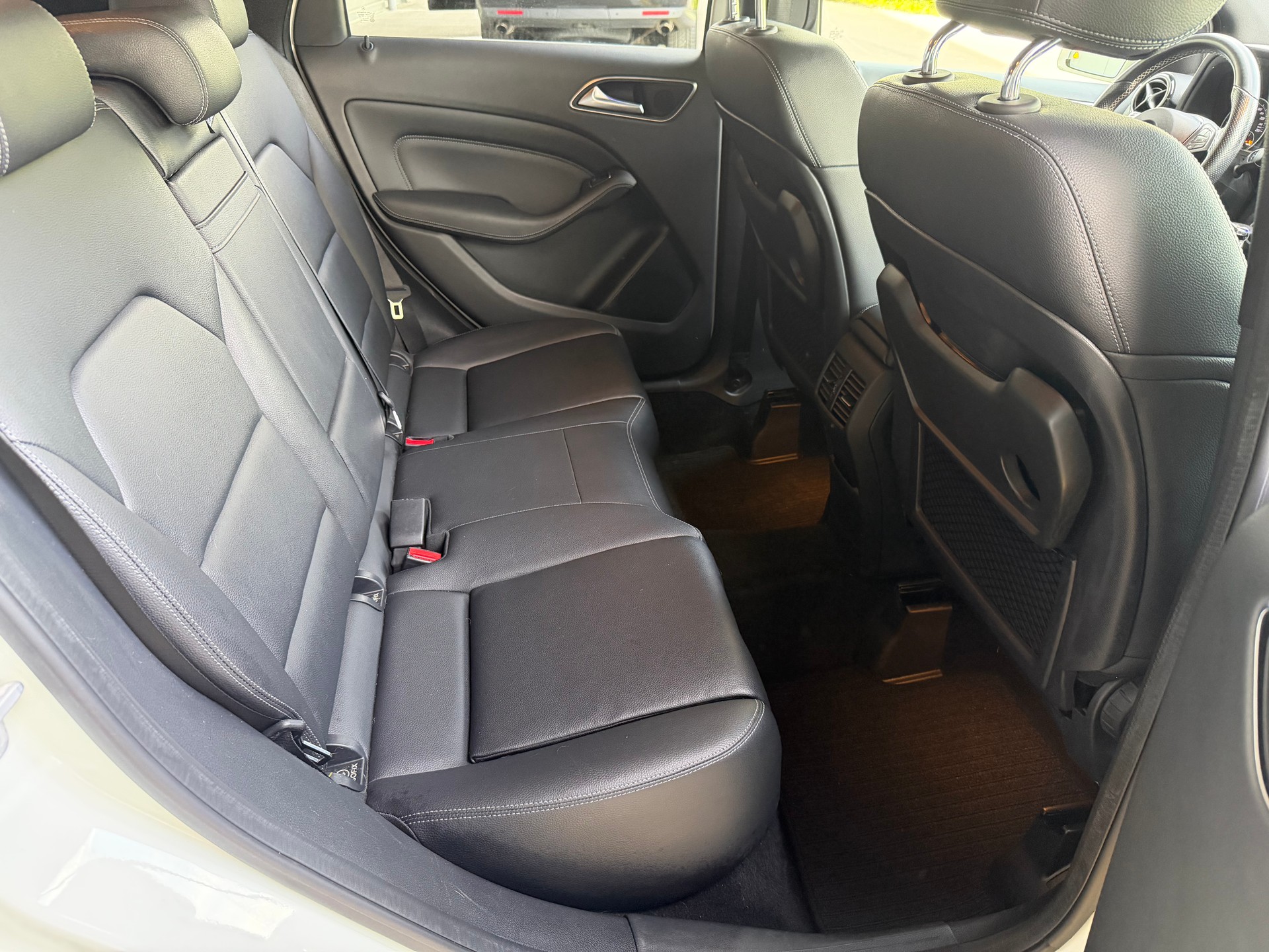 MERCEDES-BENZ B 200 CDI AMG Line 4Matic 7G-DCT-image-10