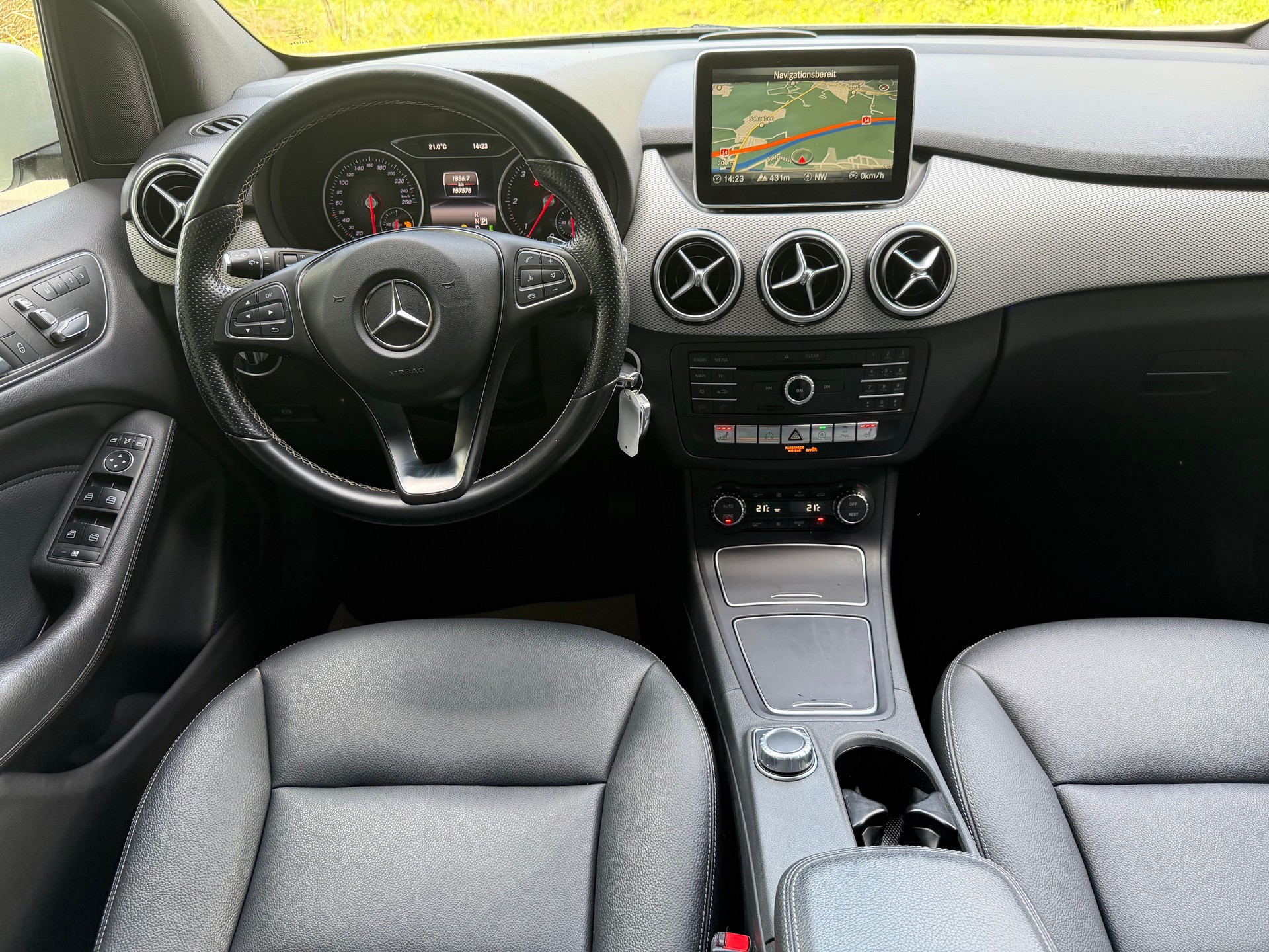 MERCEDES-BENZ B 200 CDI AMG Line 4Matic 7G-DCT-image-8