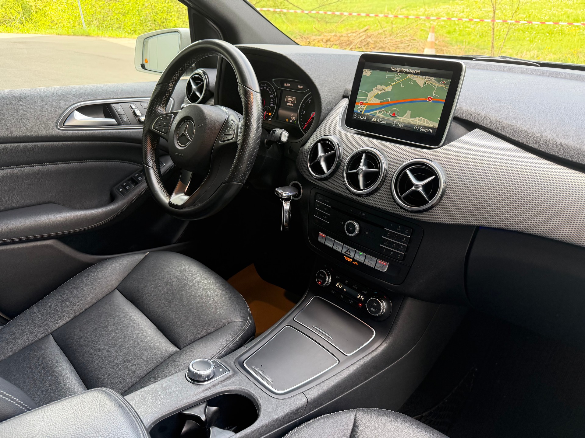 MERCEDES-BENZ B 200 CDI AMG Line 4Matic 7G-DCT-image-12