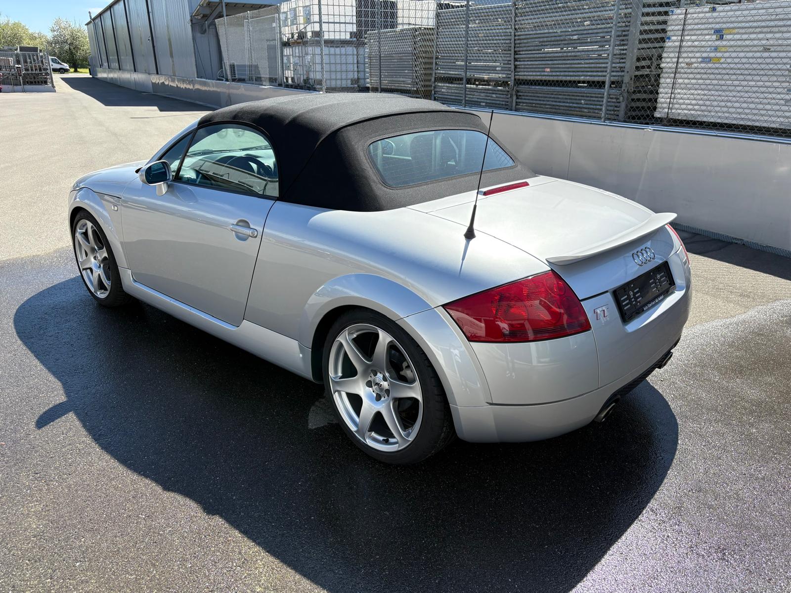 AUDI TT Roadster 1.8 T quattro-image-3