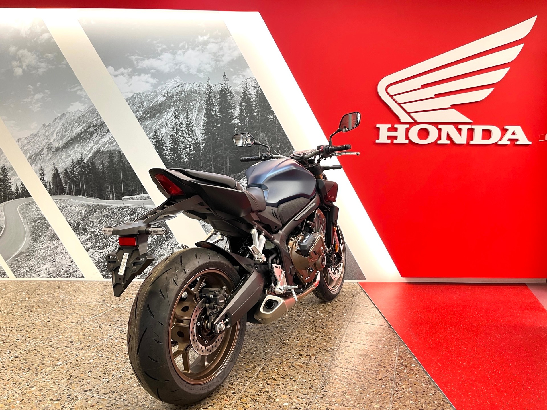 HONDA CB 650 R E-Clutch-showroom-element-3