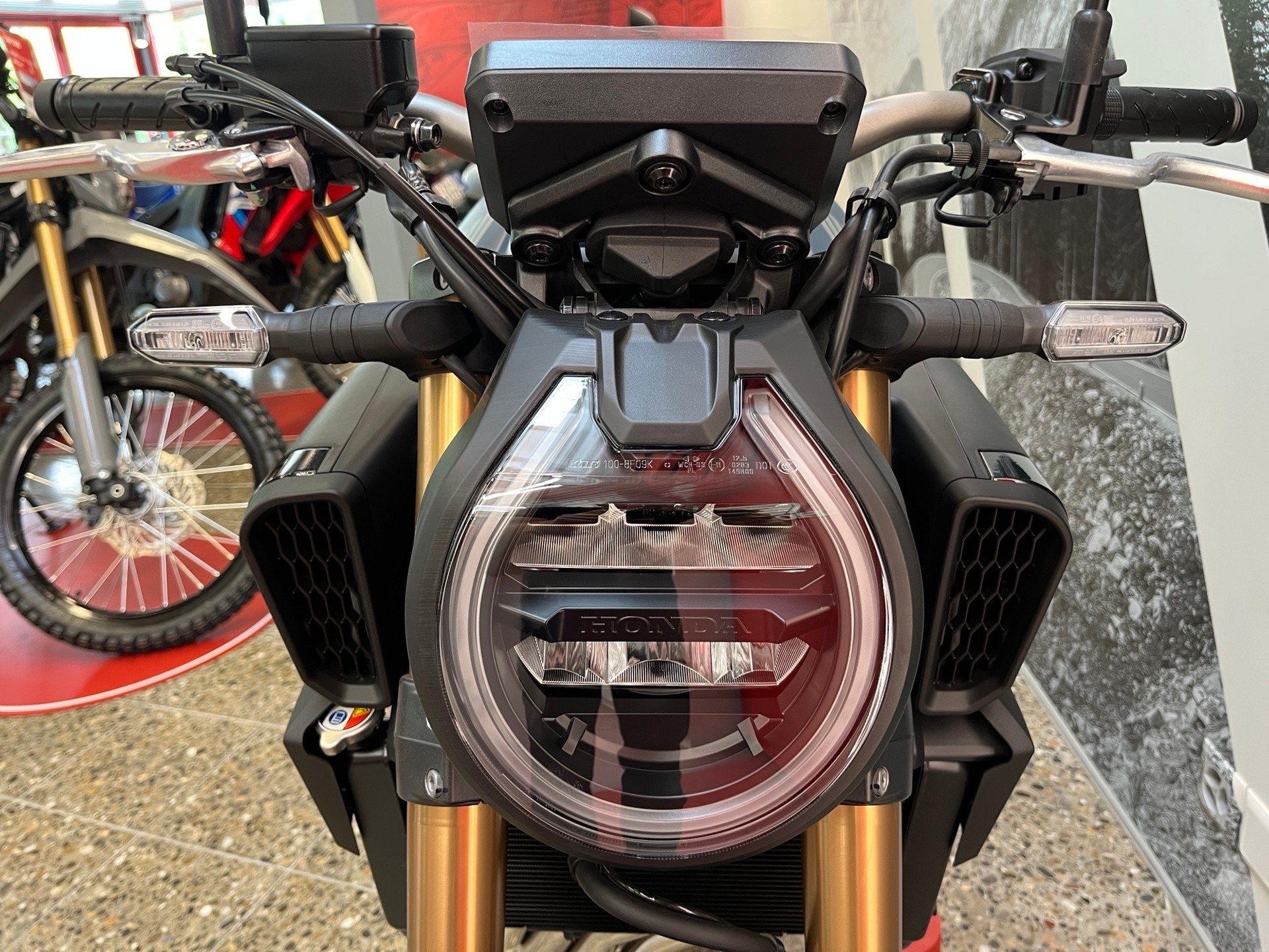 HONDA CB 650 R E-Clutch-image-4