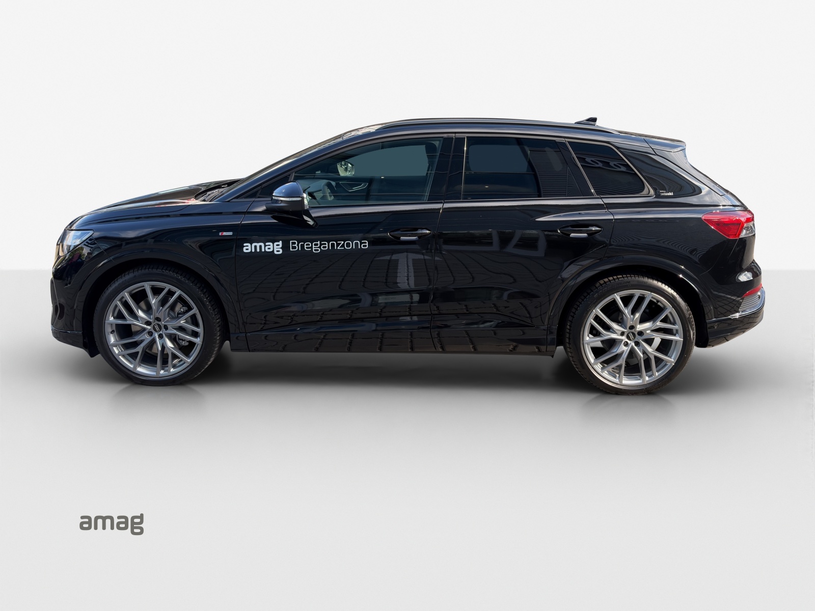 AUDI Q4 e-tron 45 Edition Swiss Ski quattro-image-1