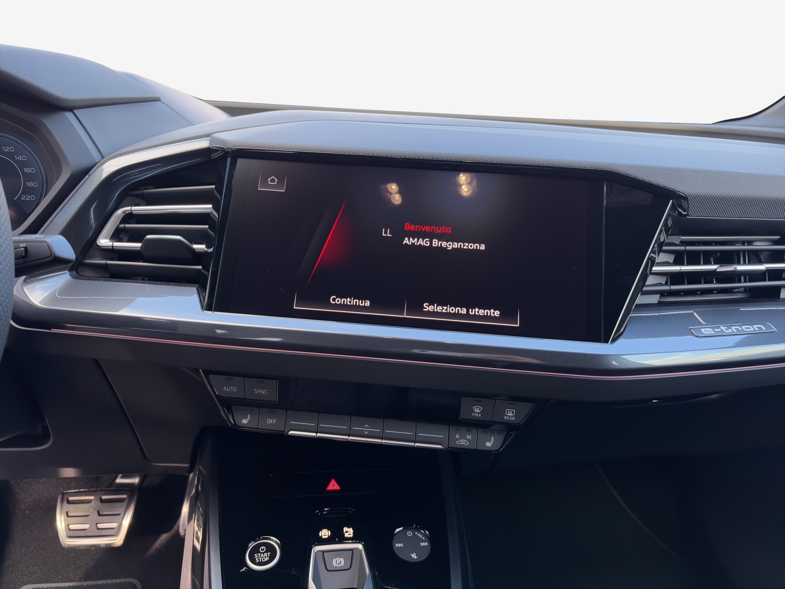 AUDI Q4 e-tron 45 Edition Swiss Ski quattro-image-10