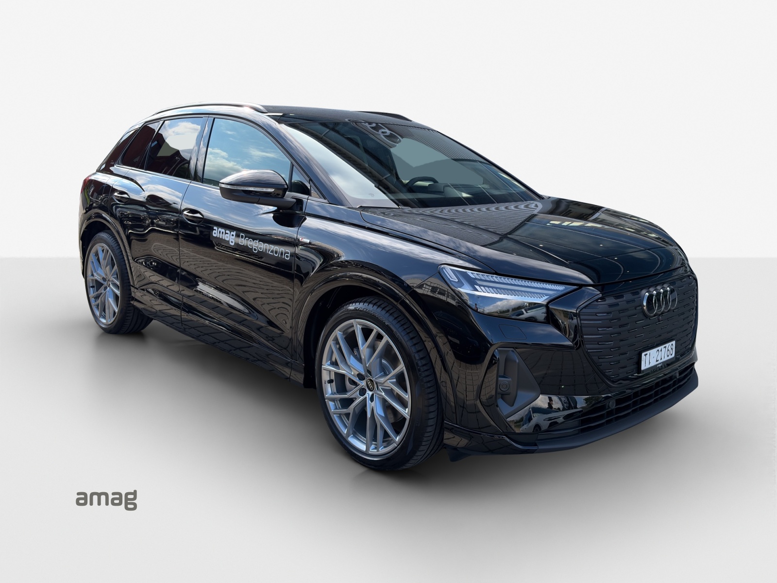 AUDI Q4 e-tron 45 Edition Swiss Ski quattro-image-5