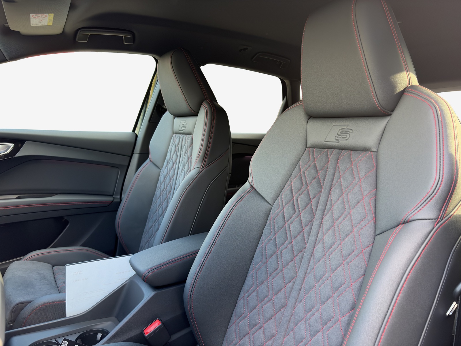 AUDI Q4 e-tron 45 Edition Swiss Ski quattro-image-13
