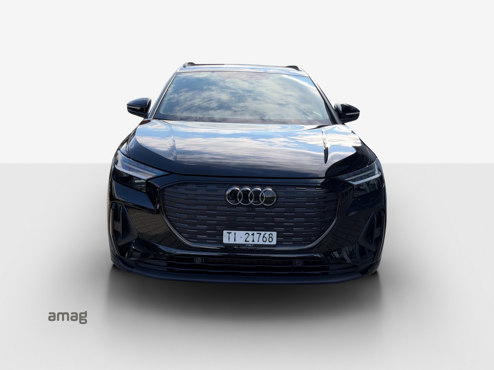 AUDI Q4 e-tron 45 Edition Swiss Ski quattro-image-6