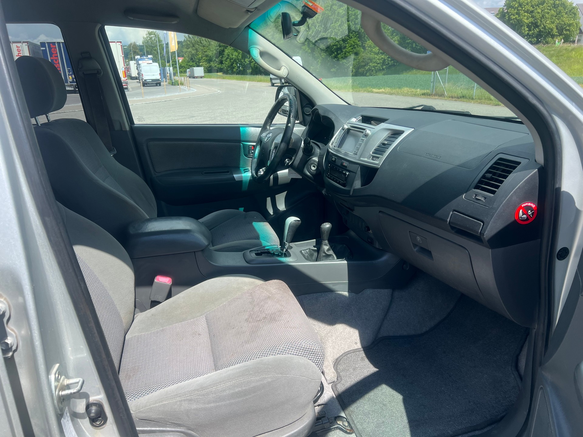 TOYOTA Hilux 3.0 4WD Double Cab Sol Premium A-image-11