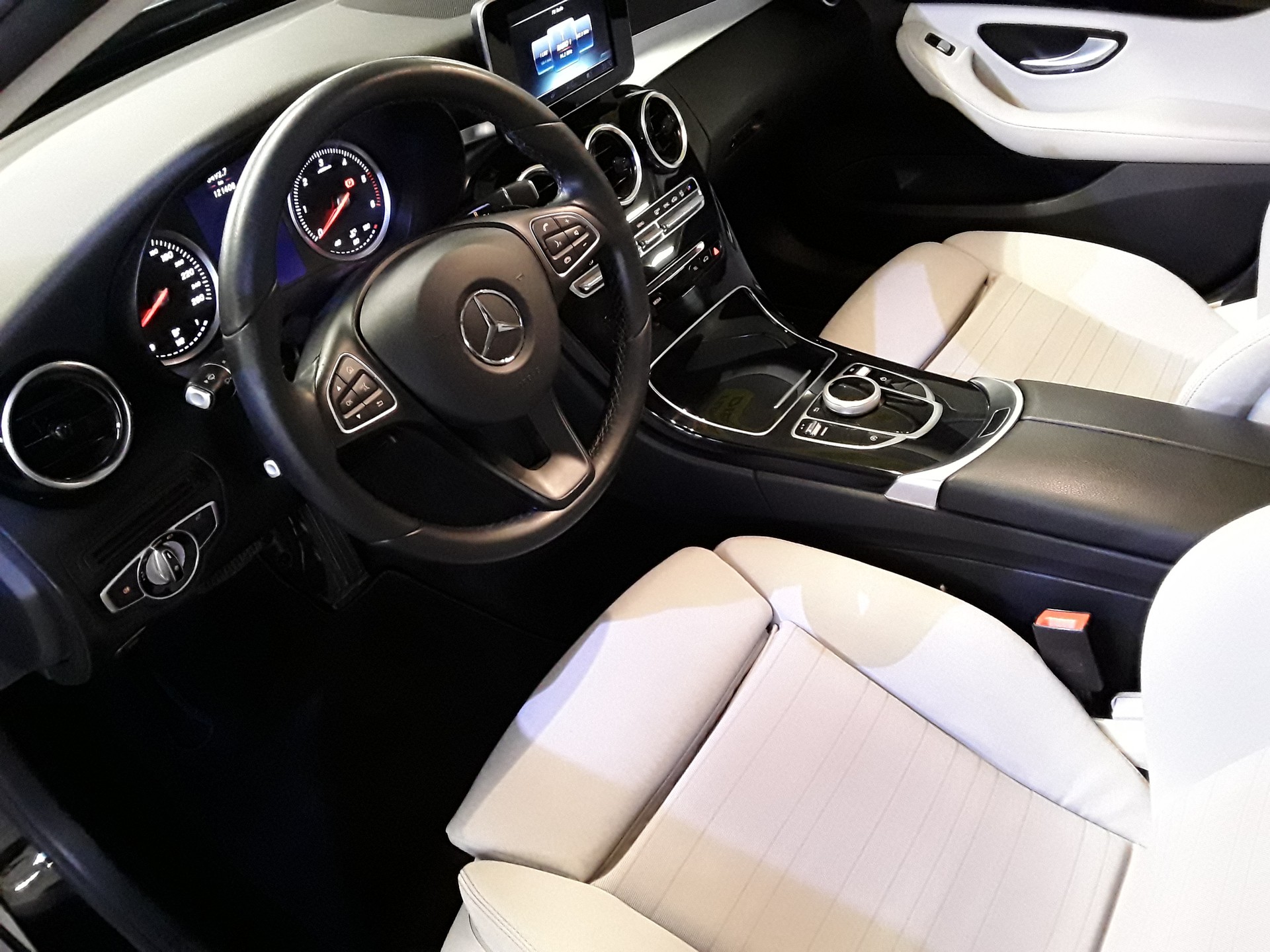 MERCEDES-BENZ C 200 BlueTEC 7G-Tronic-image-5