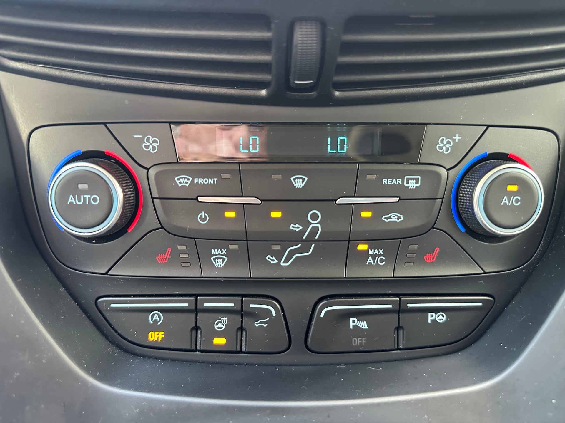 FORD Kuga 1.5 SCTi Titanium (182 PS) 4WD Automatic-image-18