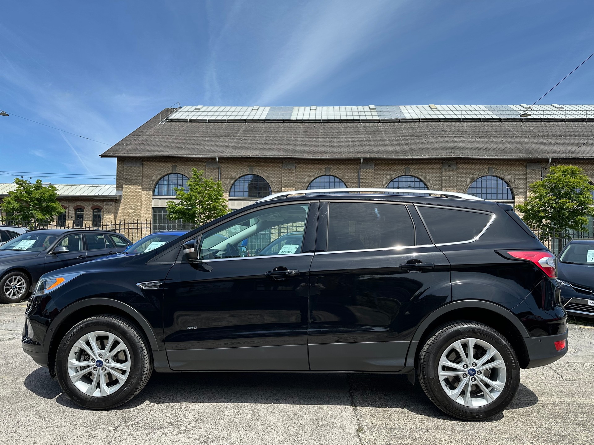 FORD Kuga 1.5 SCTi Titanium (182 PS) 4WD Automatic-showroom-element-3