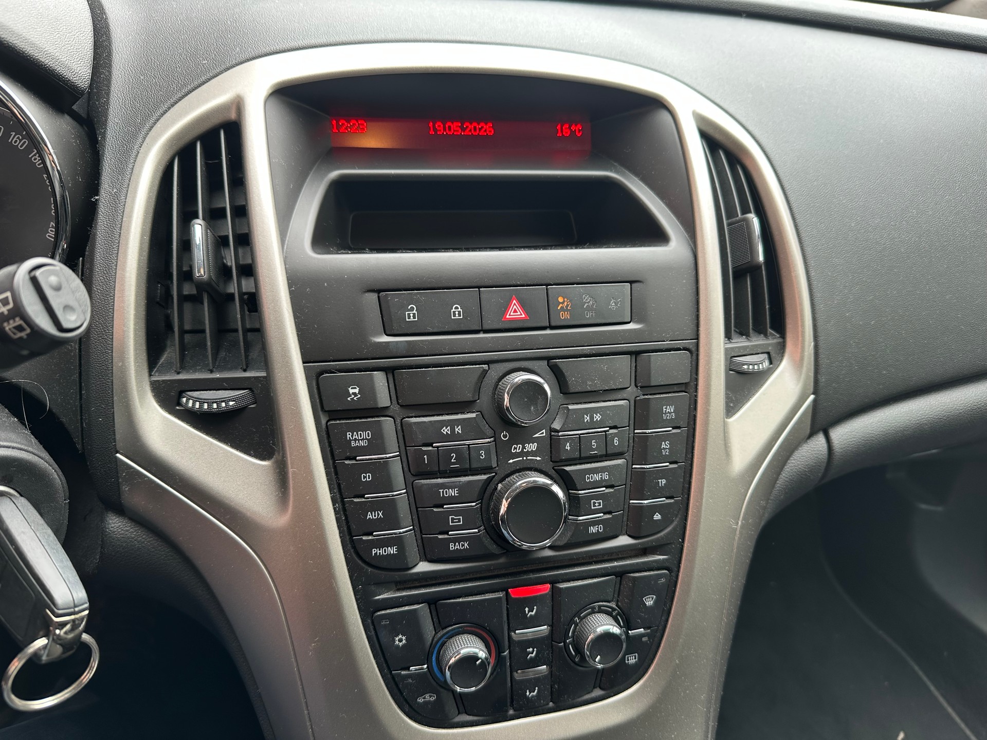 OPEL ASTRA-image-7