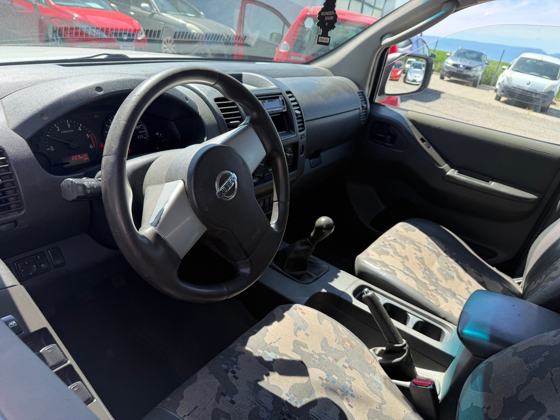 NISSAN Navara Double Cab LE 2.5 dCi 4WD LB-image-4