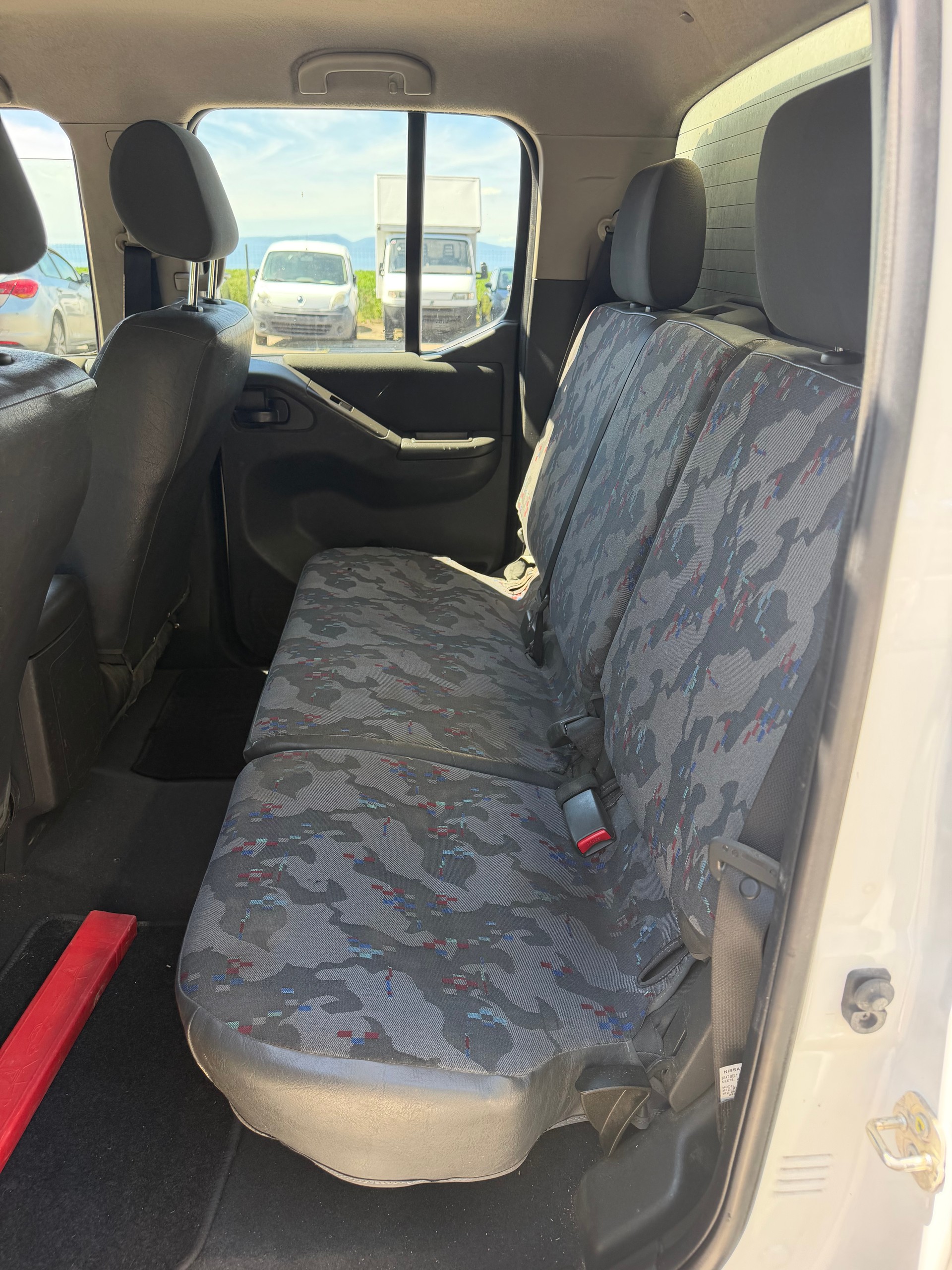 NISSAN Navara Double Cab LE 2.5 dCi 4WD LB-image-6