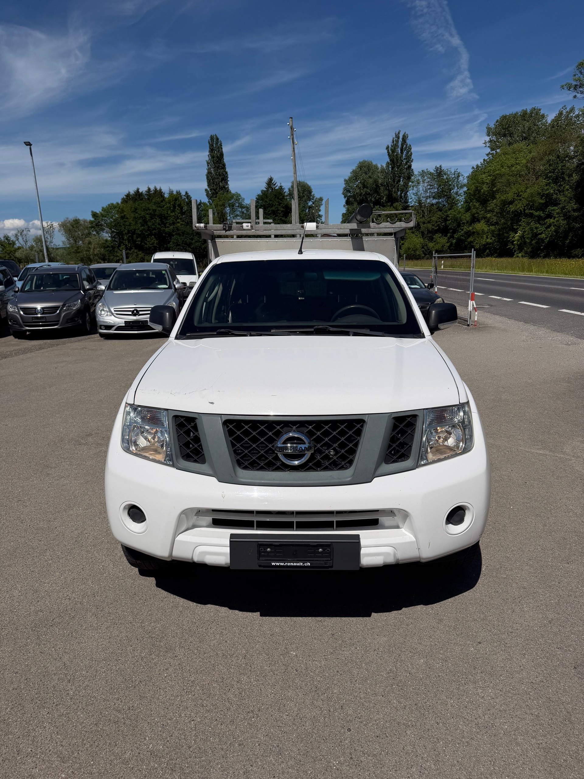 NISSAN Navara Double Cab LE 2.5 dCi 4WD LB-image-8