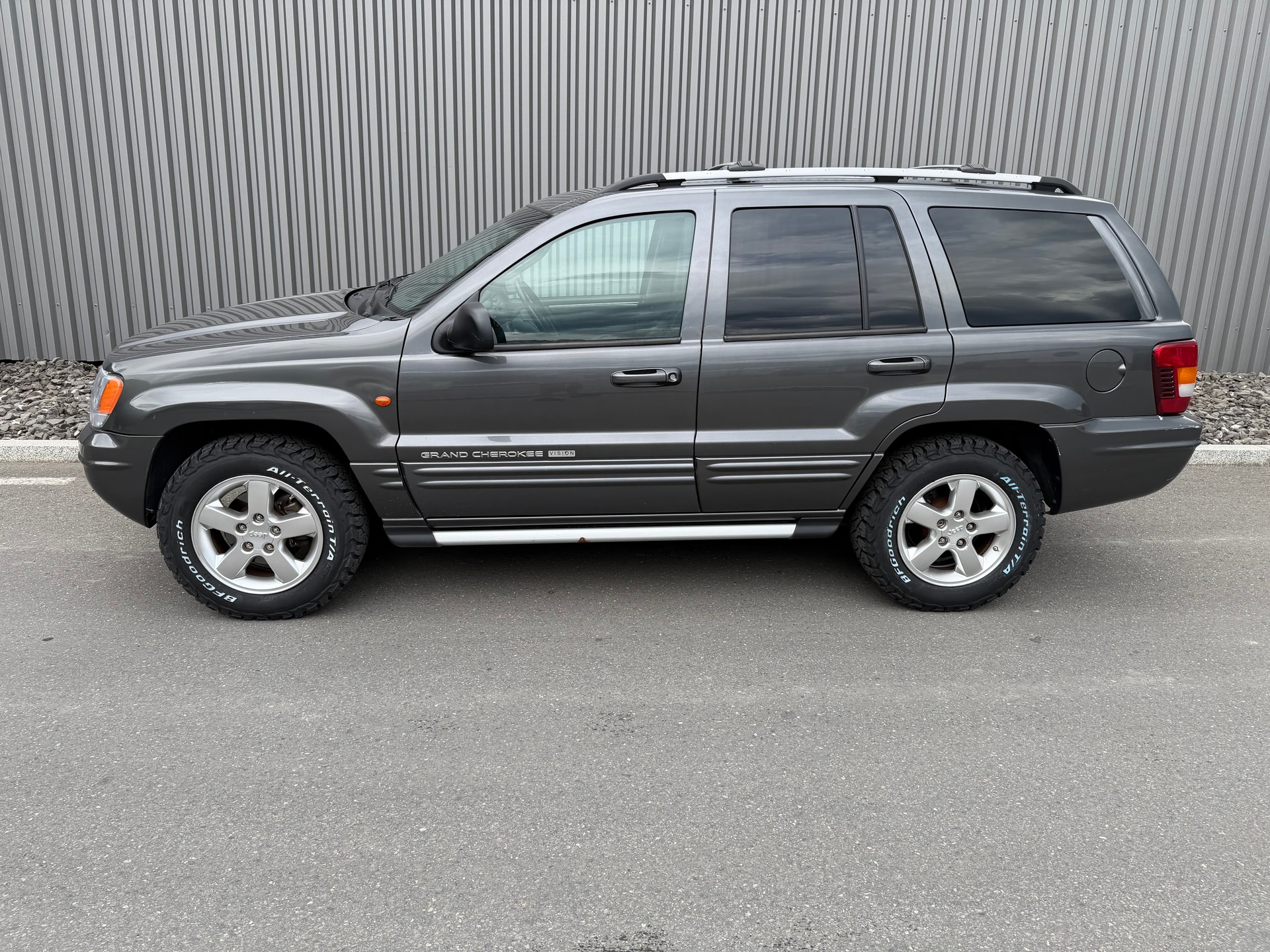 JEEP Grand Cherokee 4.7 Vision Automatic-image-3
