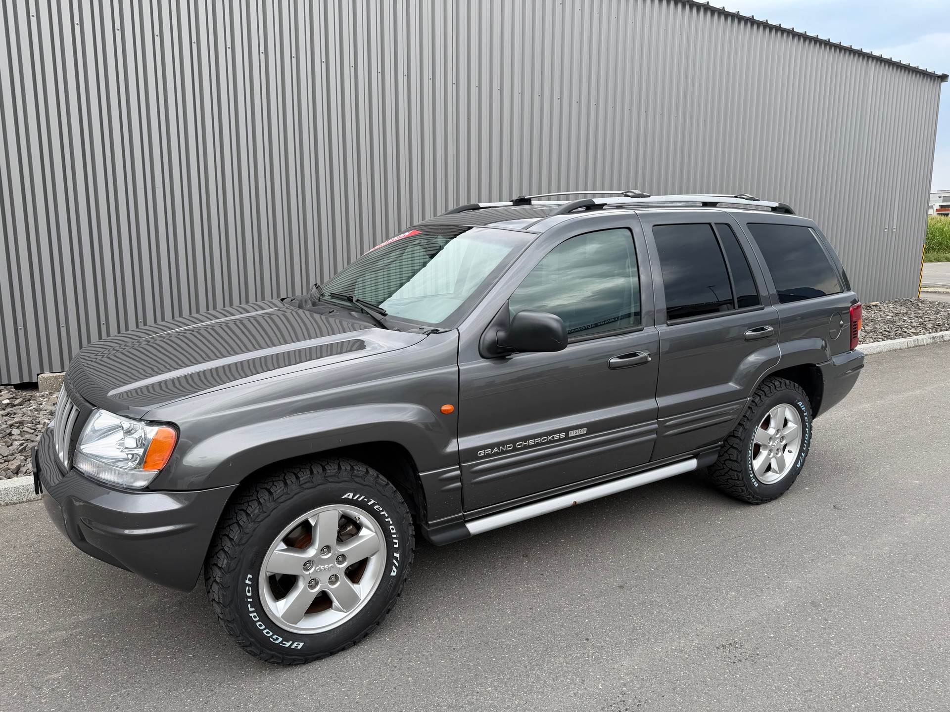 JEEP Grand Cherokee 4.7 Vision Automatic-image-0