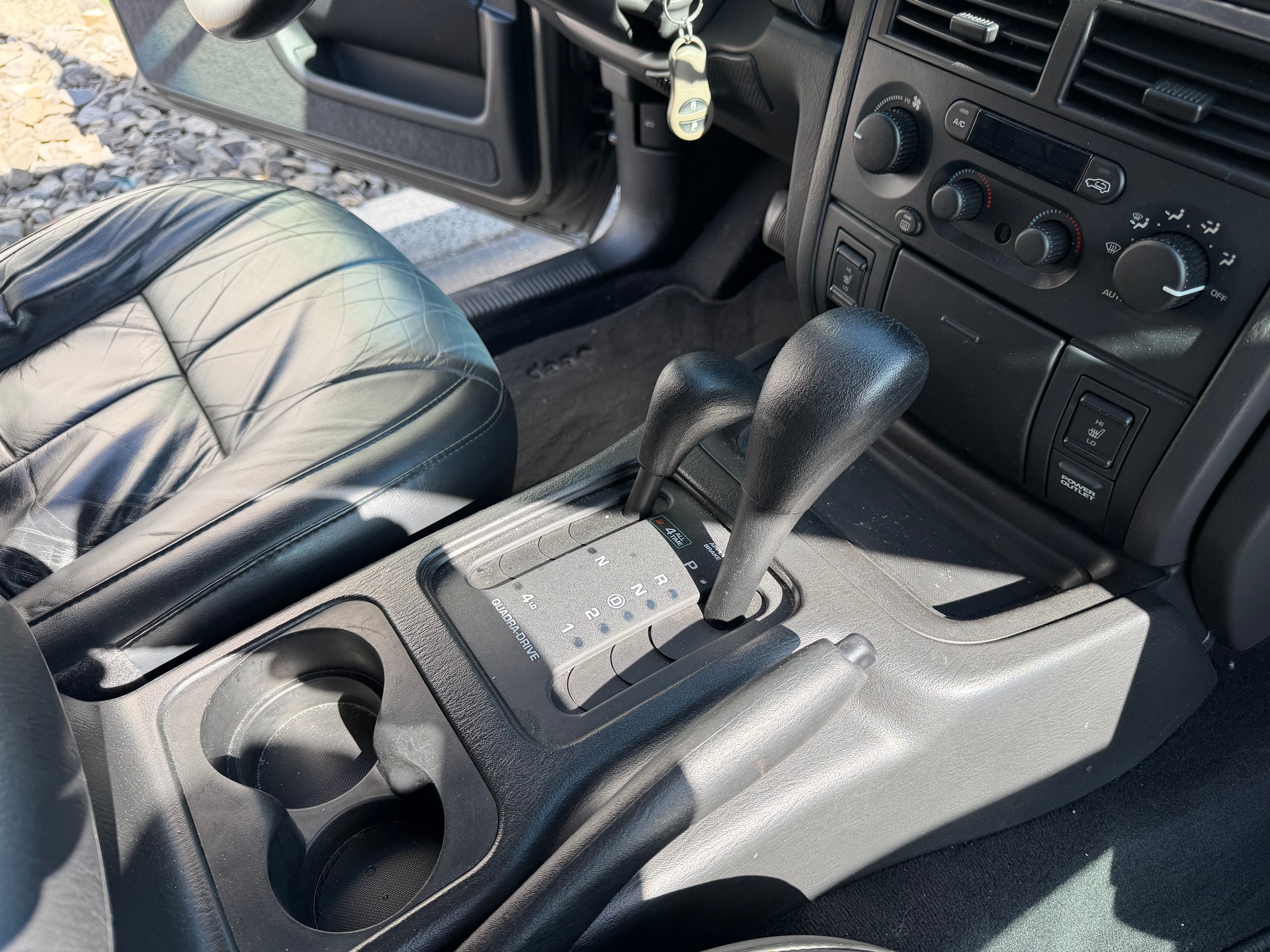 JEEP Grand Cherokee 4.7 Vision Automatic-image-25