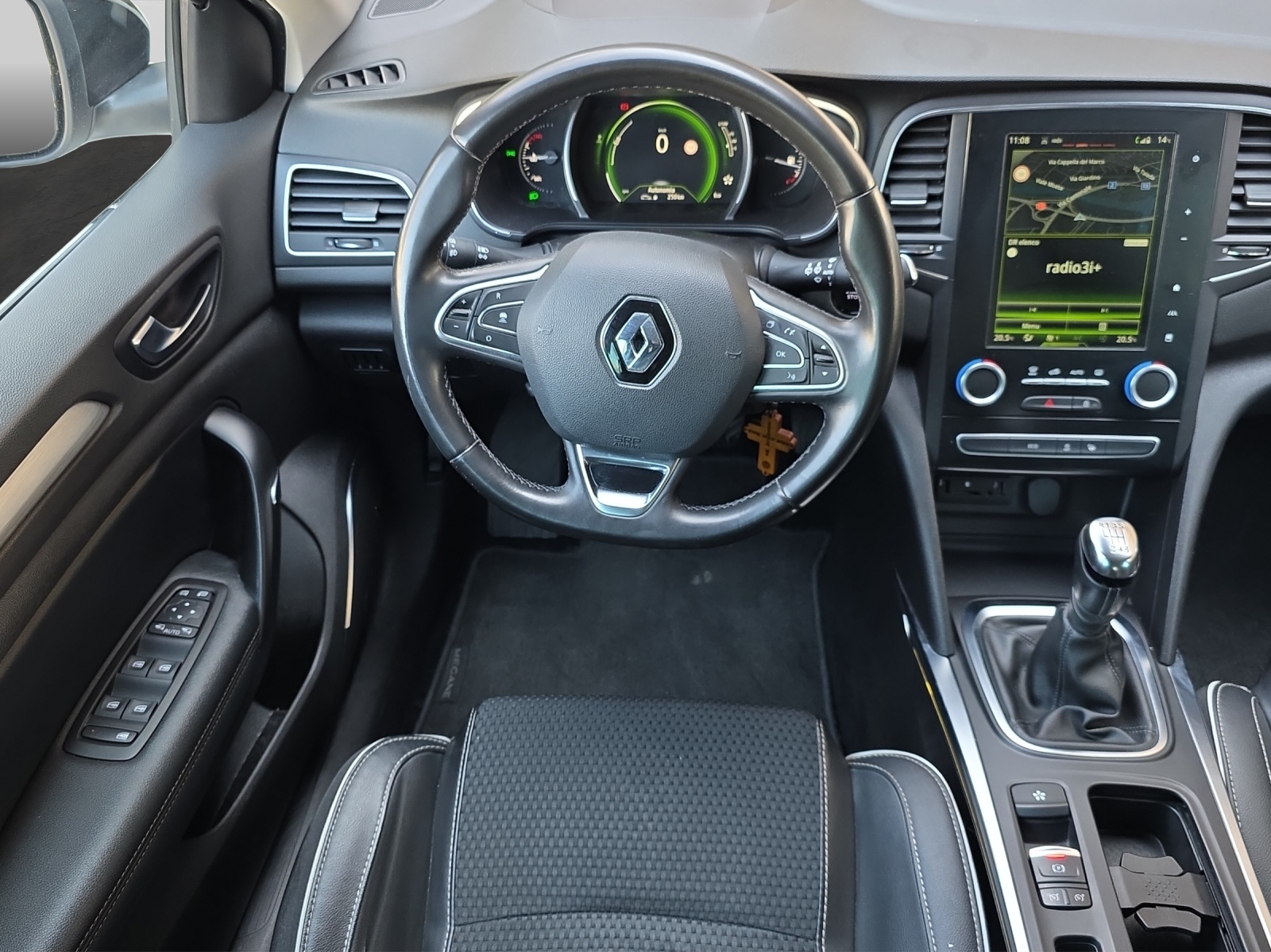 RENAULT Mégane 1.2 16V Turbo Bose-image-12