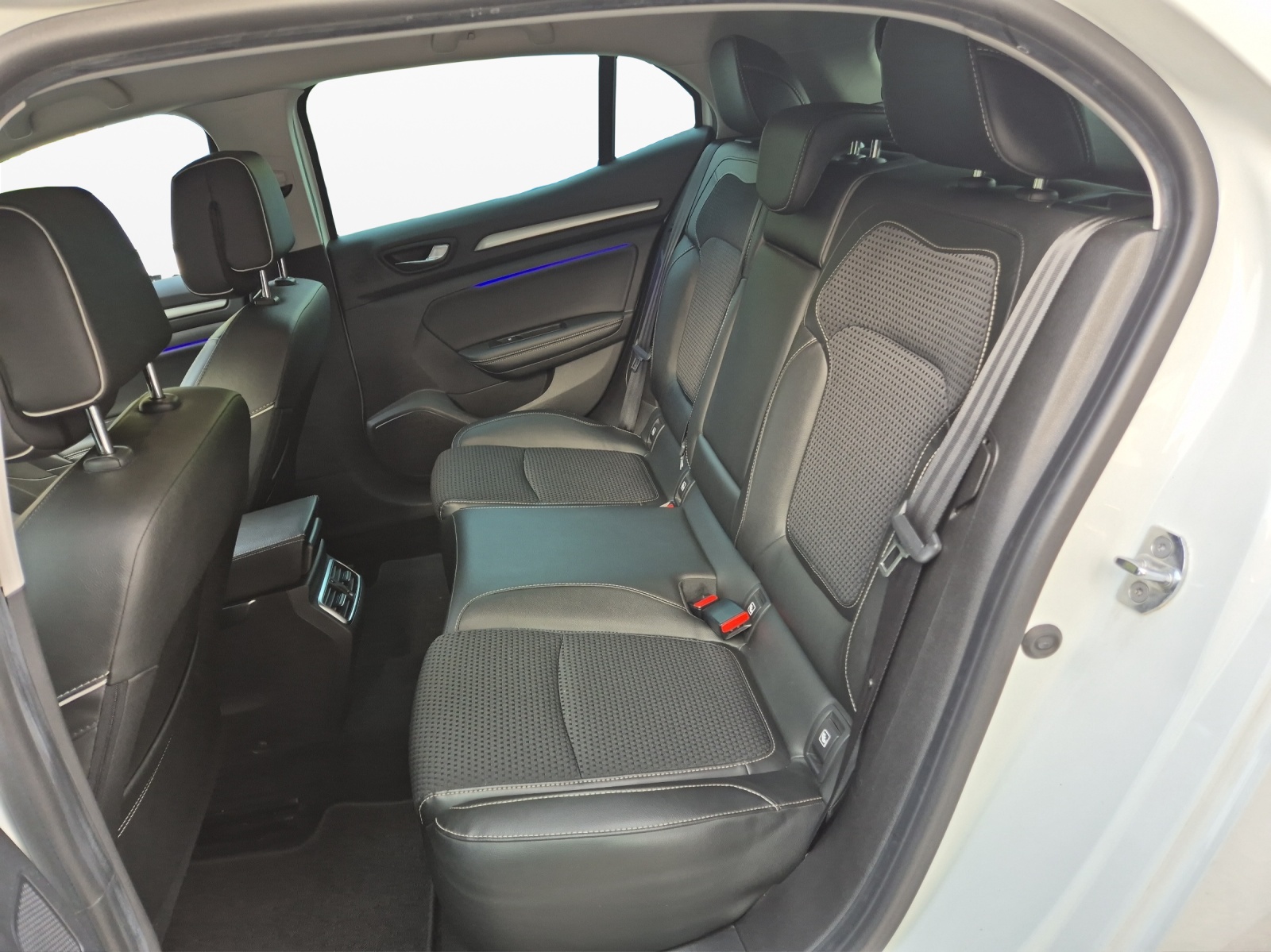 RENAULT Mégane 1.2 16V Turbo Bose-image-14
