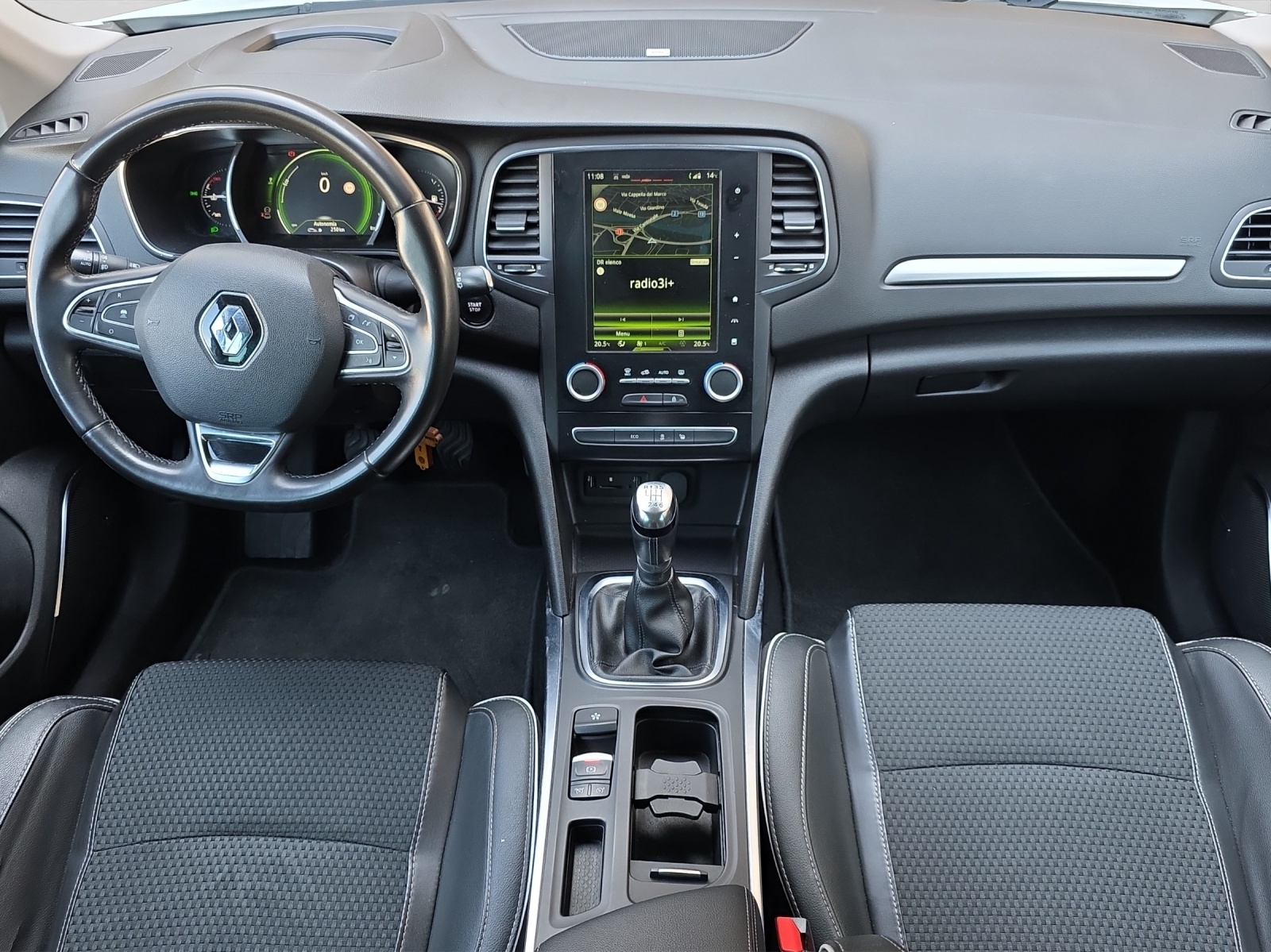 RENAULT Mégane 1.2 16V Turbo Bose-image-10