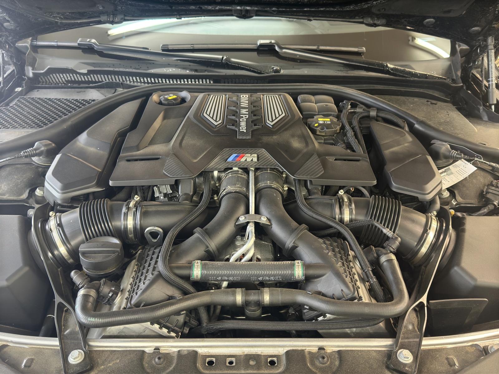 BMW M8 Competition xDrive Cabriolet-image-22