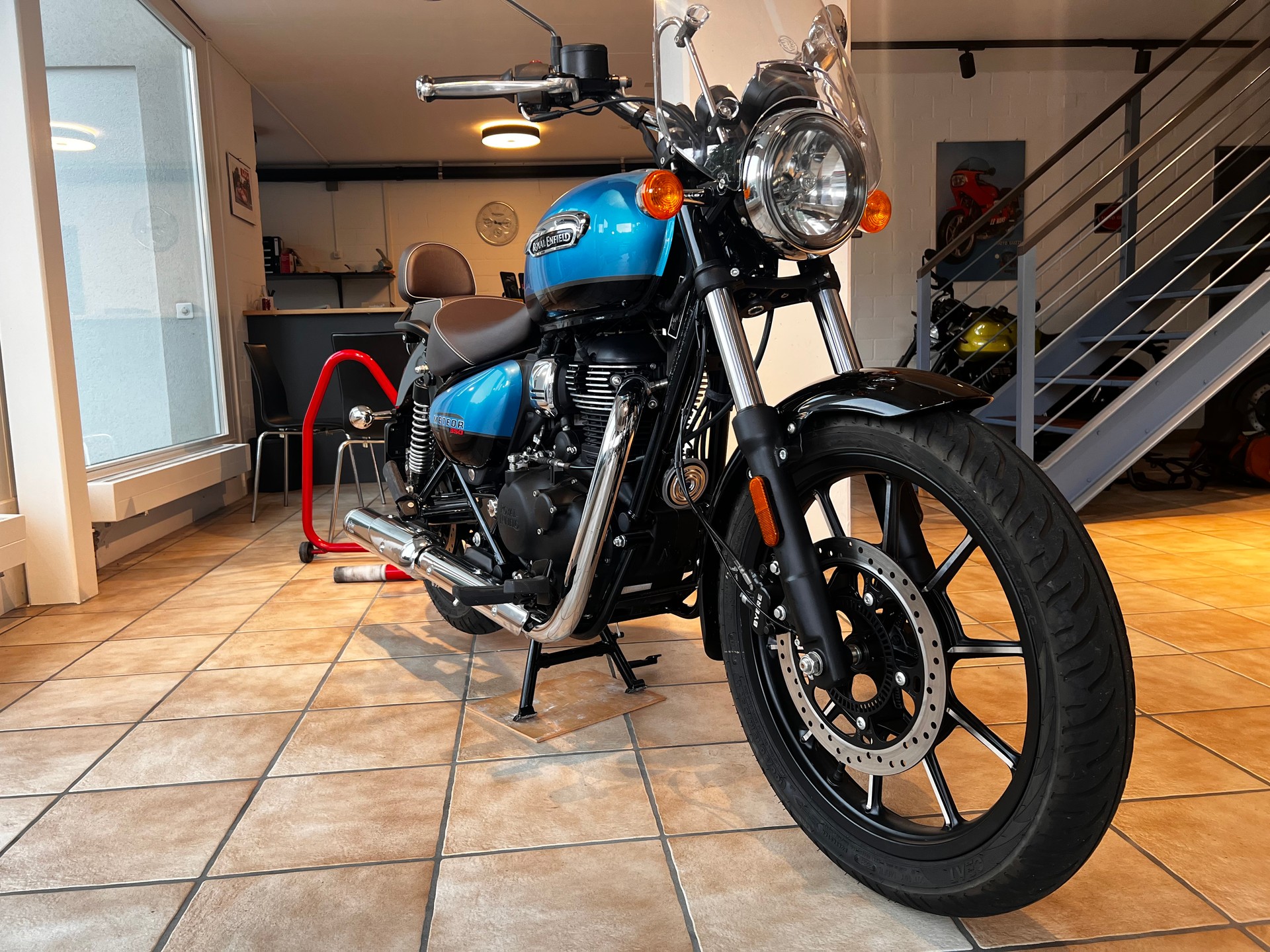 ROYAL ENFIELD Meteor Supernova-image-1