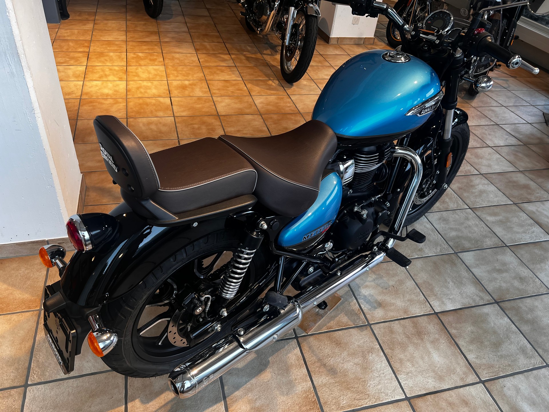ROYAL ENFIELD Meteor Supernova-image-3