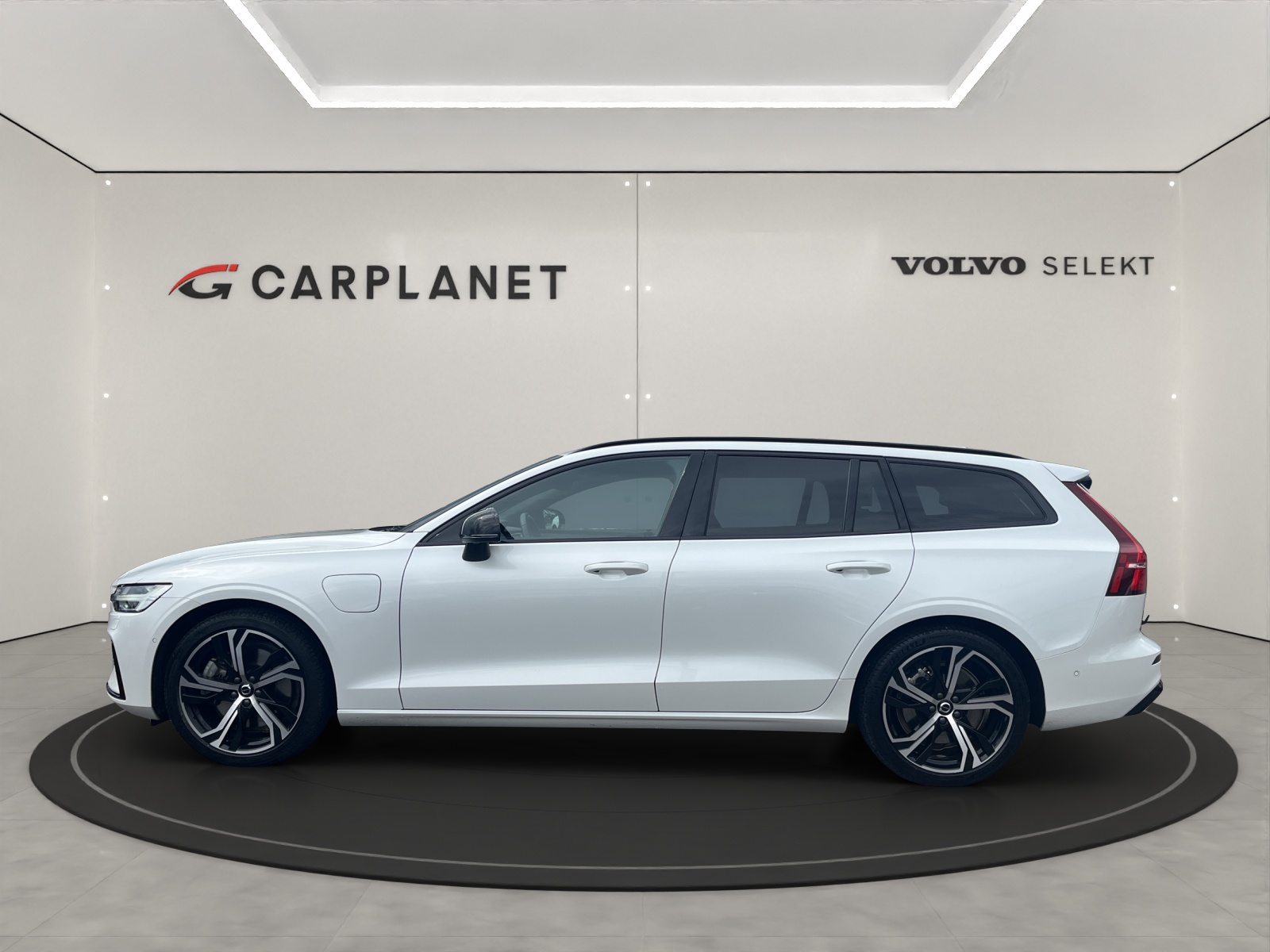 VOLVO V60 2.0 T6 TE Ultimate Dark eAWD-showroom-element-2