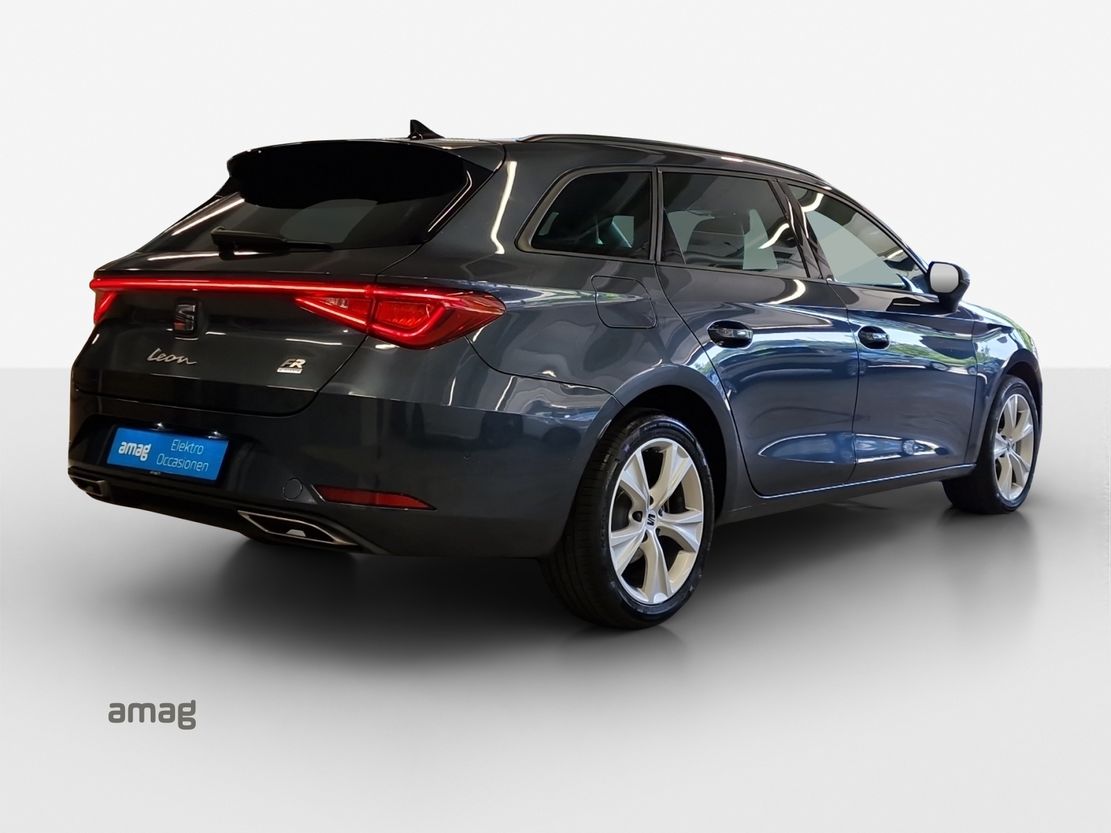 SEAT Leon ST 1.5 eHybrid pHEV DSG FR-image-17