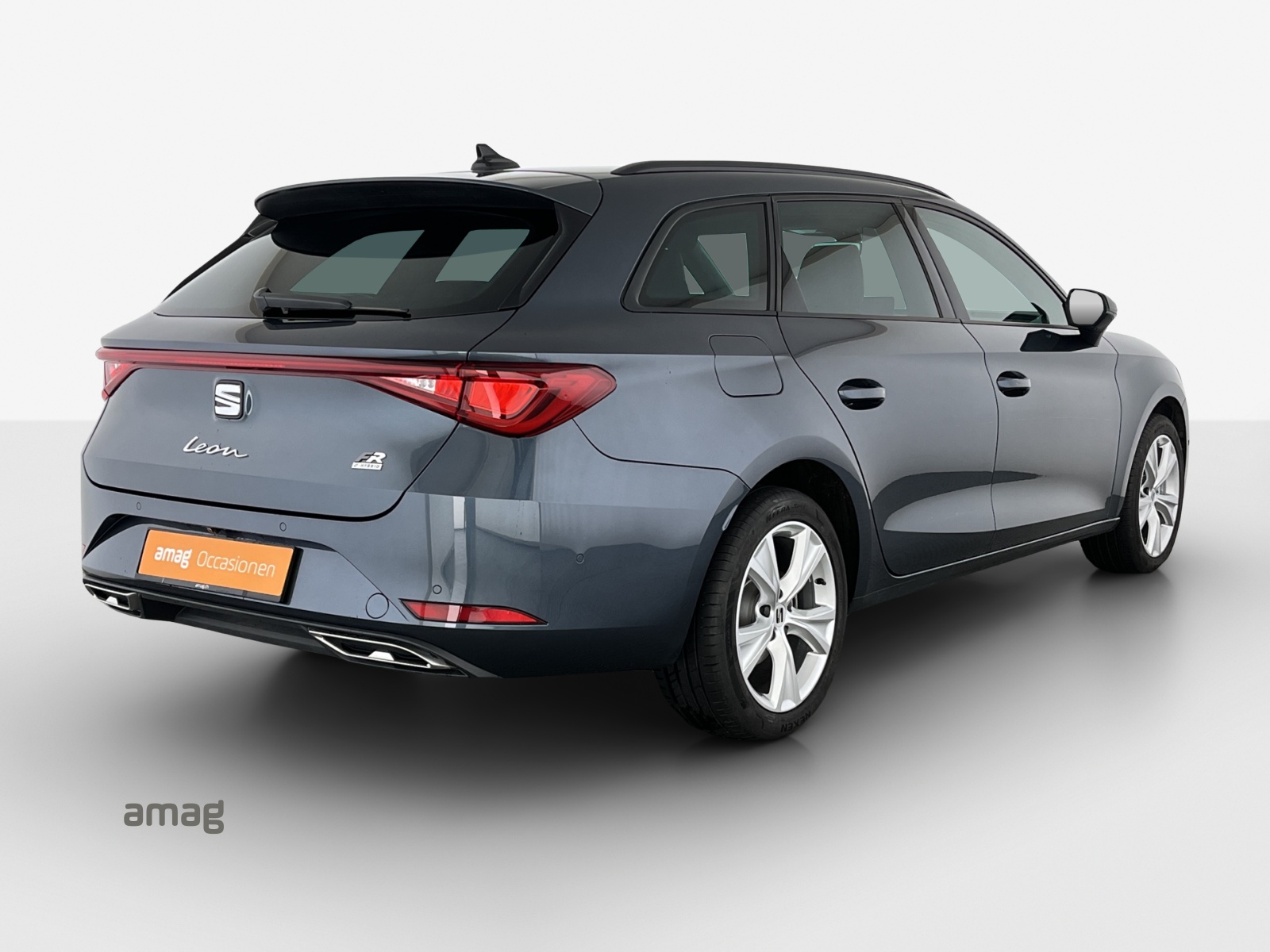 SEAT Leon ST 1.5 eHybrid pHEV DSG FR-image-4