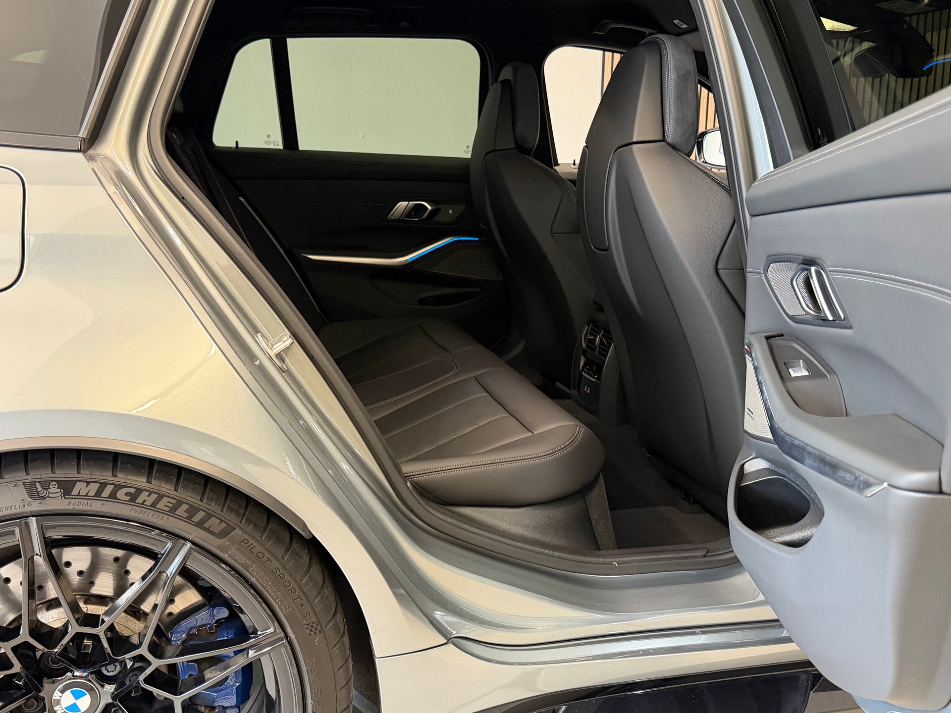 BMW M3 Touring xDrive Competition M-image-13