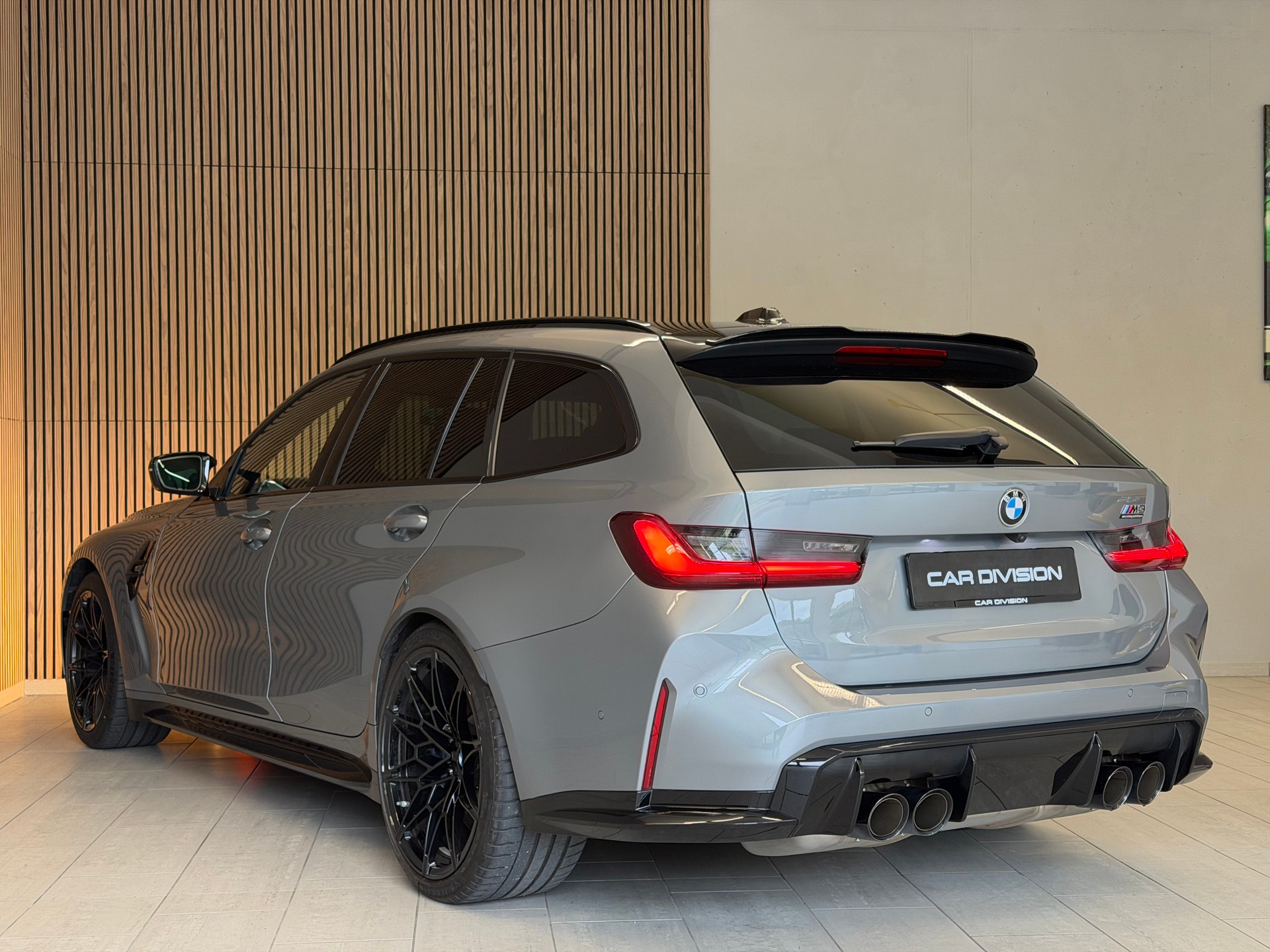 BMW M3 Touring xDrive Competition M-image-9