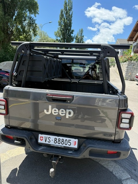 JEEP Gladiator 3.0 V6 Launch Edition-image-3