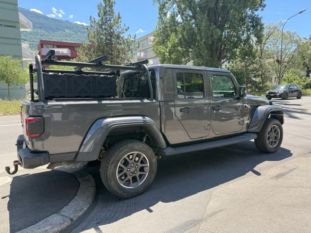 JEEP Gladiator 3.0 V6 Launch Edition-image-2