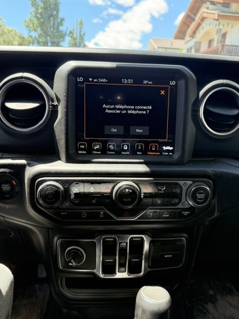 JEEP Gladiator 3.0 V6 Launch Edition-image-10