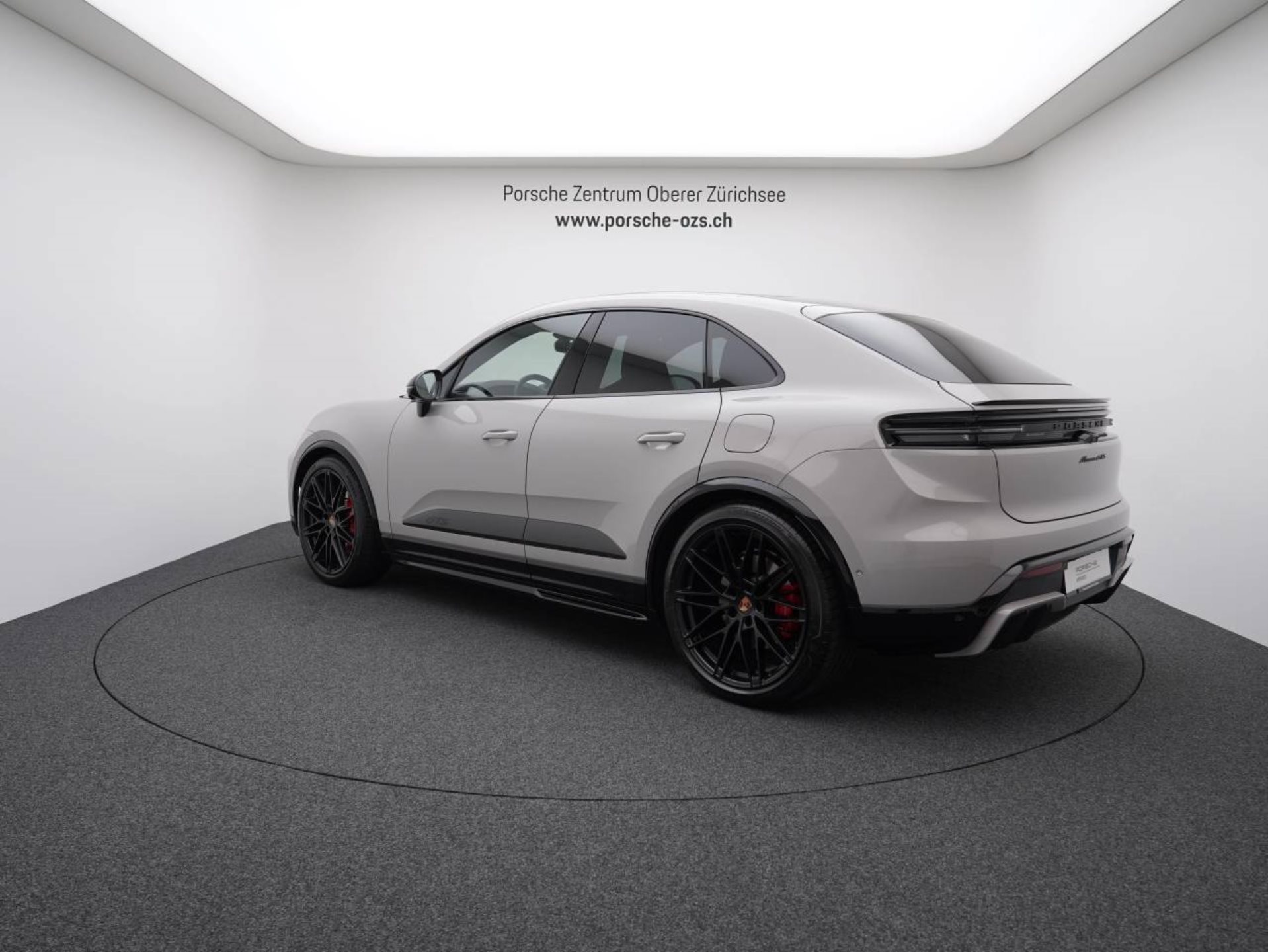 PORSCHE Macan GTS-image-2
