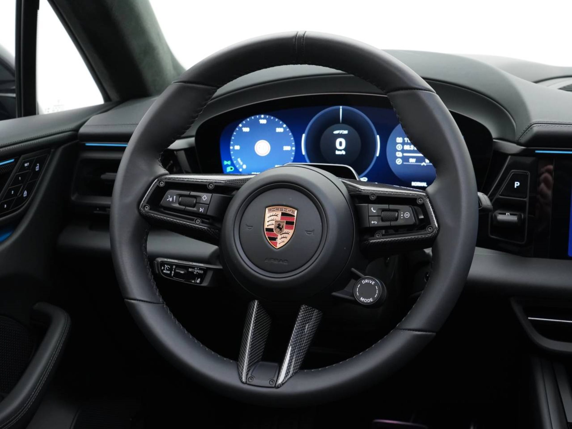PORSCHE Macan GTS-image-15