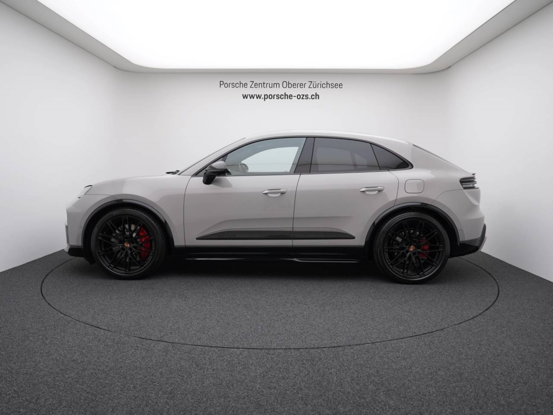 PORSCHE Macan GTS-image-1