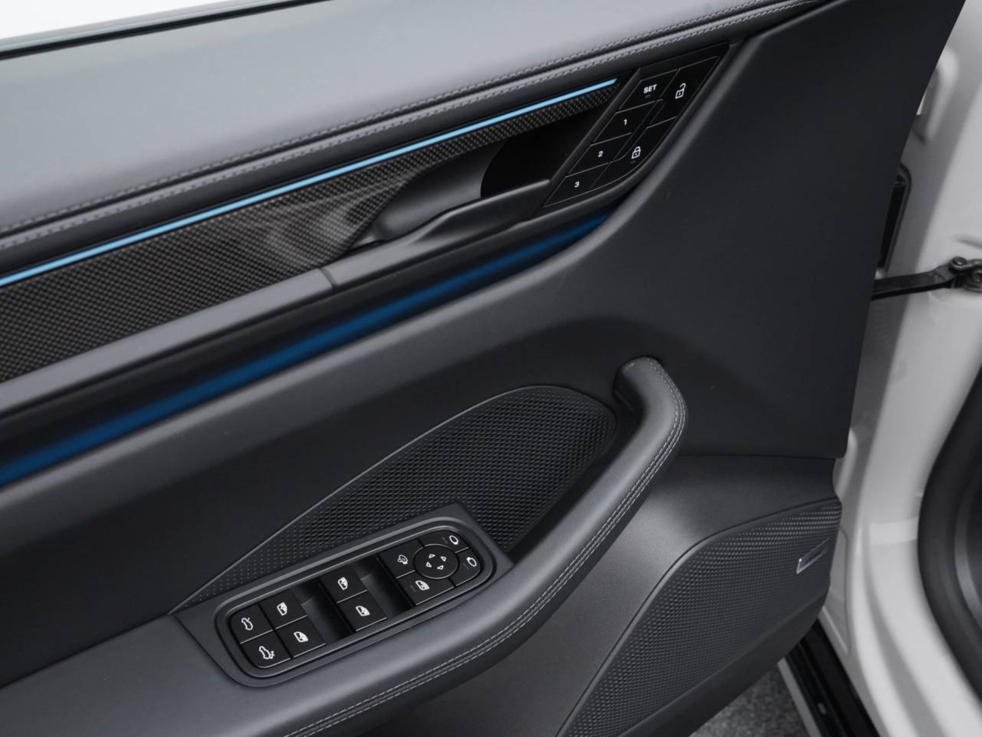 PORSCHE Macan GTS-image-21