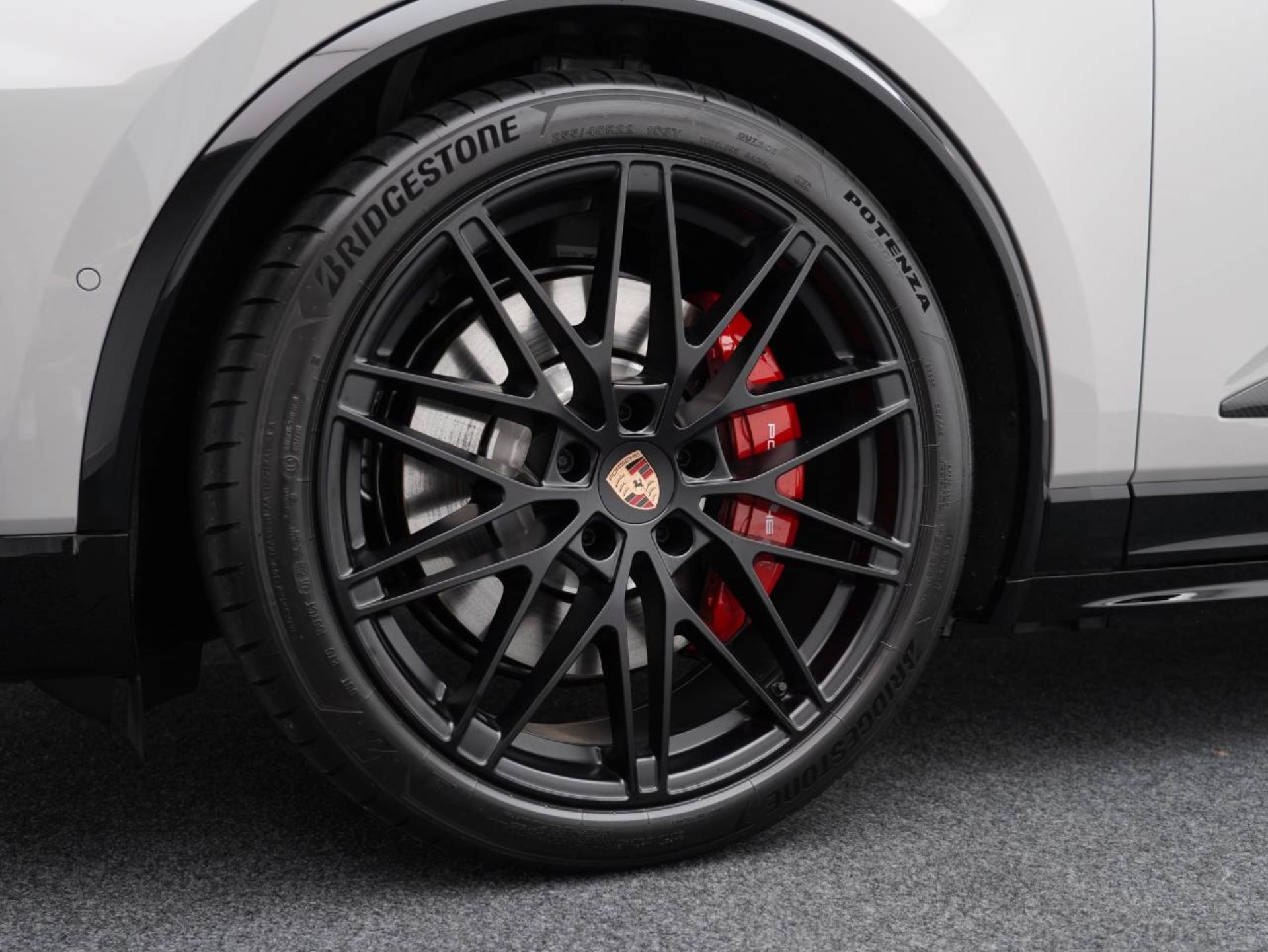 PORSCHE Macan GTS-image-10