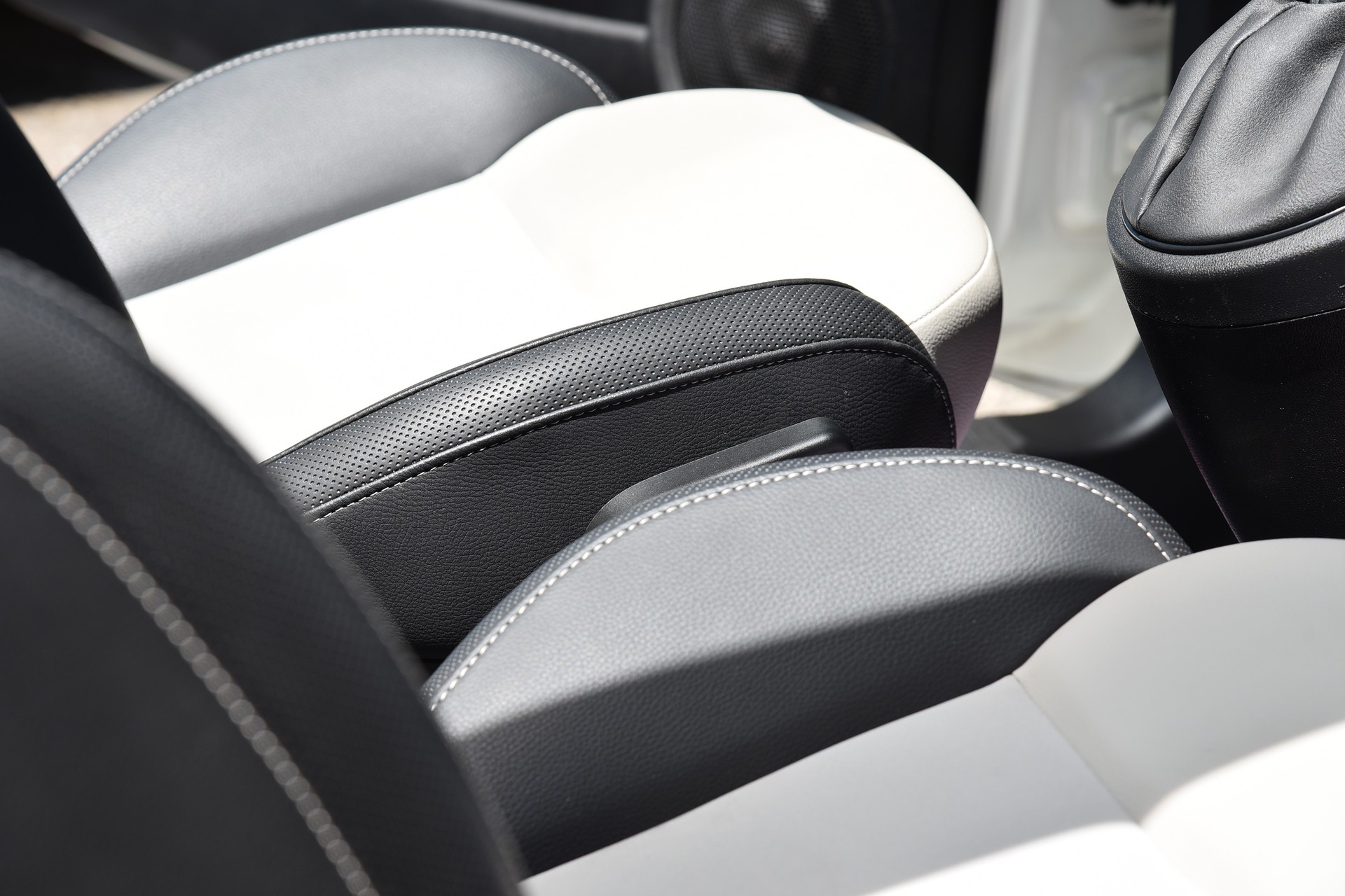 FIAT 500C 1.0 N3 MildHybrid Dolcevita-image-11