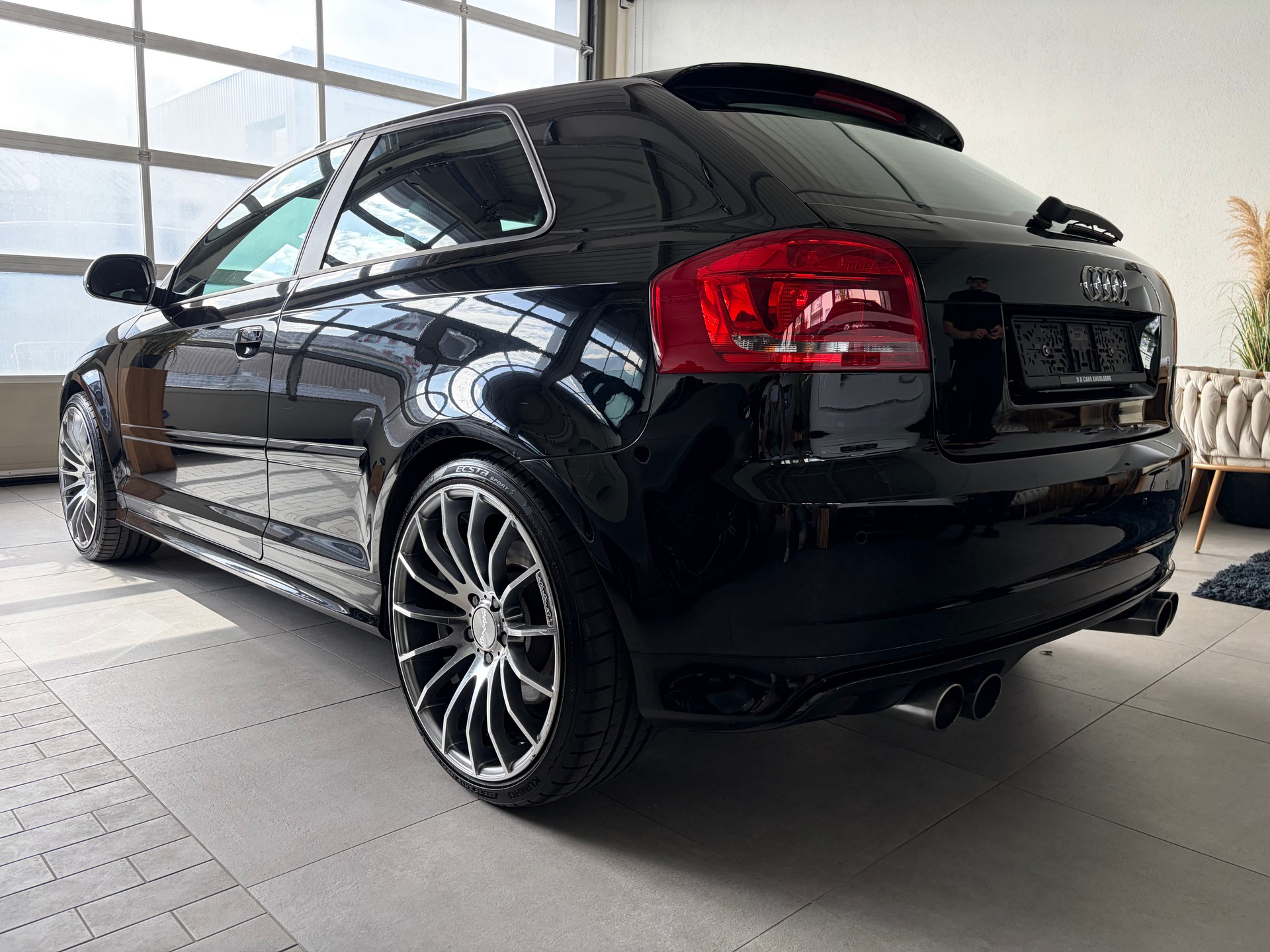 AUDI S3 2.0 TFSI quattro-image-4