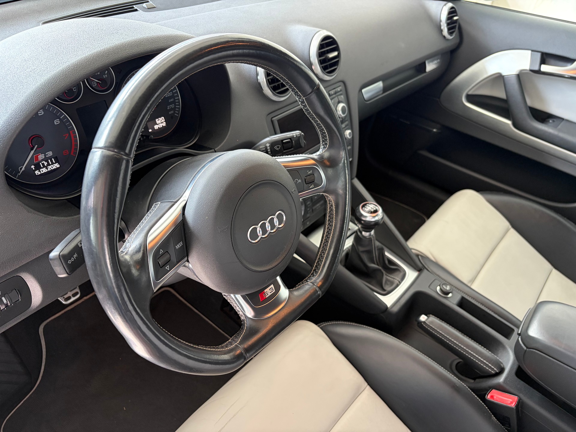 AUDI S3 2.0 TFSI quattro-image-14