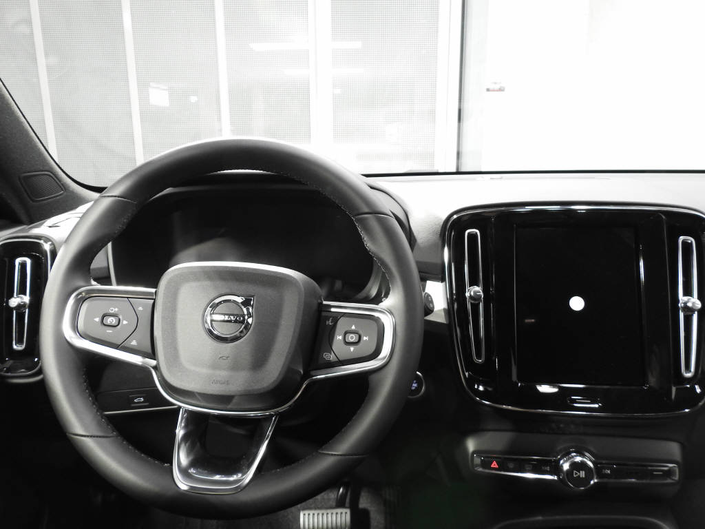 VOLVO XC40 2.0 B3 MH Core-image-7