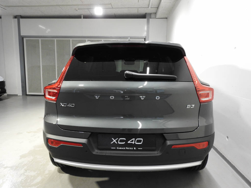 VOLVO XC40 2.0 B3 MH Core-image-4