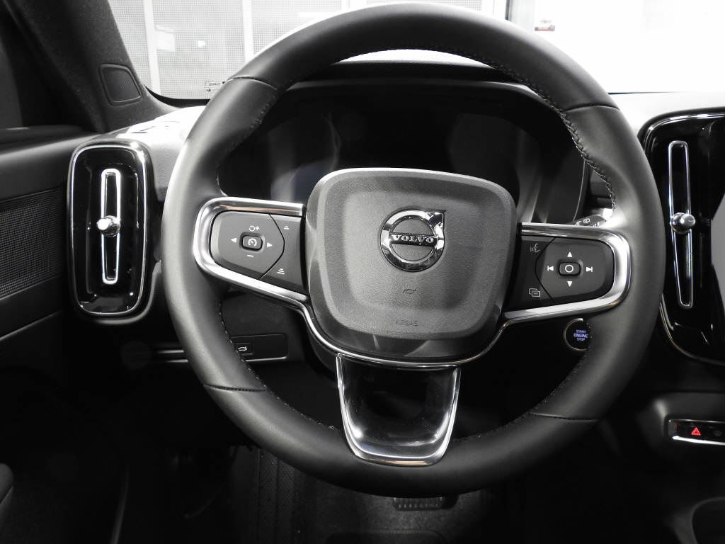 VOLVO XC40 2.0 B3 MH Core-image-6